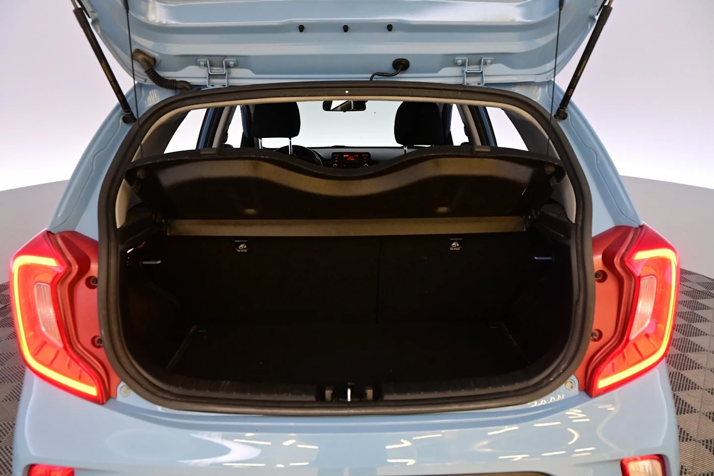 Car Image - 5z44gqfF7Jkyn2nGnHck6t
