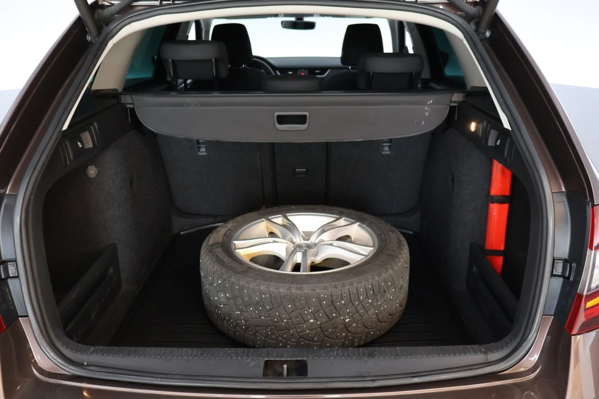 Car Image - fn9BFS38SKJxmYdHuAEc6