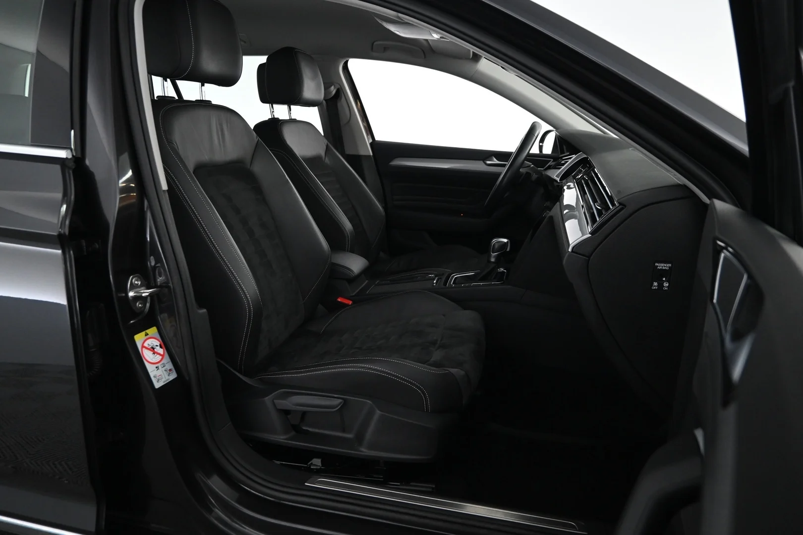 Car Image - 1ZNh13vWHw4ynySeKraMKp