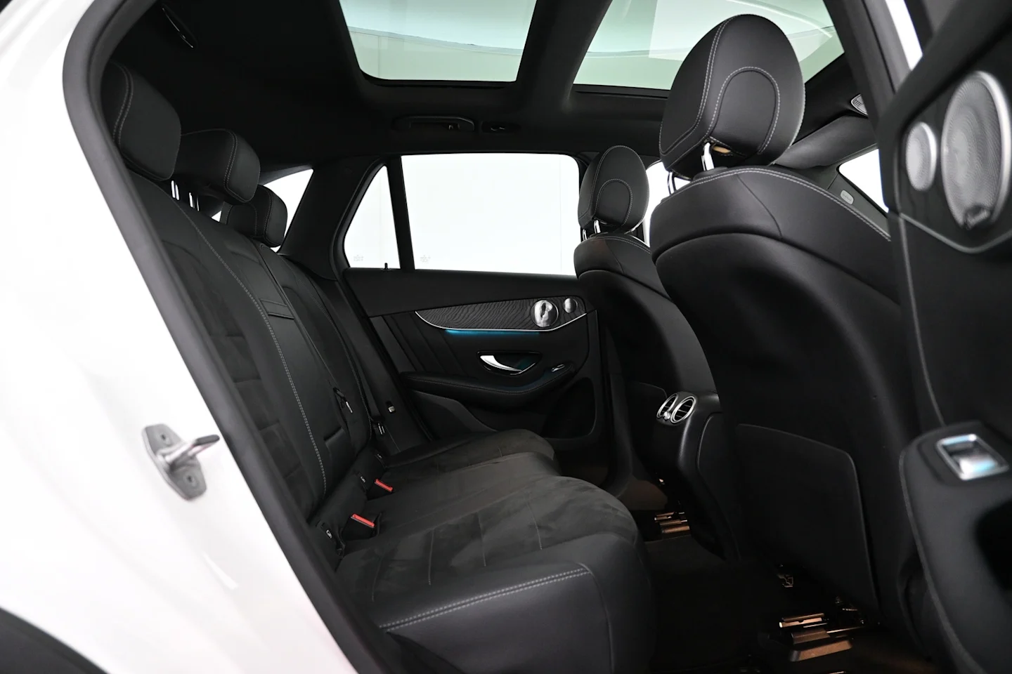 Car Image - 3FUEmJx42efdkaoLcJf4E6