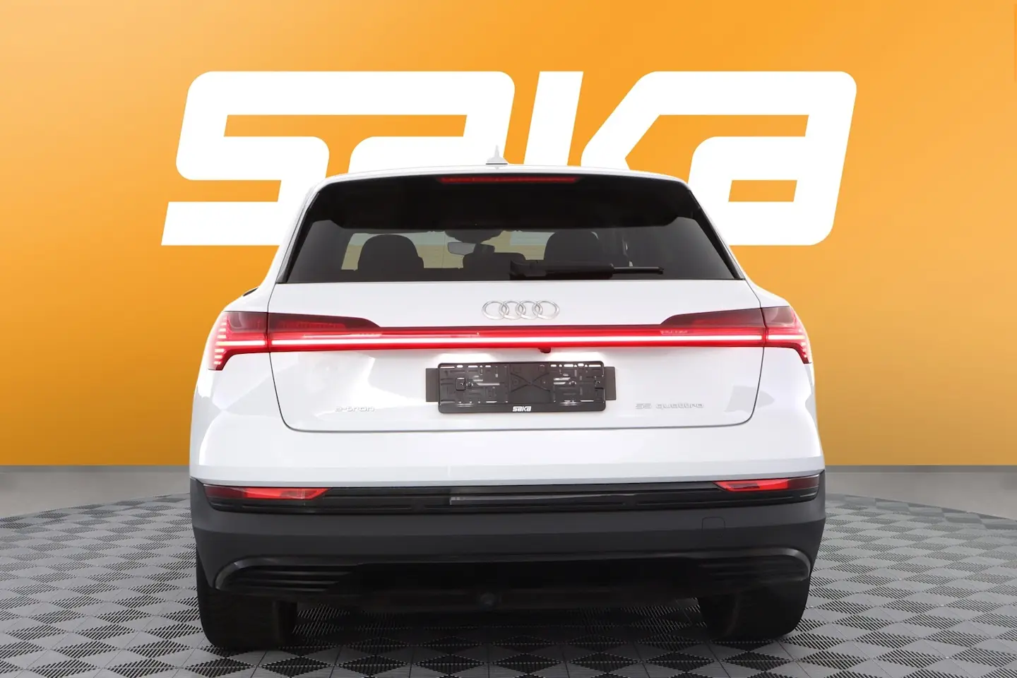 Car Image - FrliycviR5Avr3tVogbnr
