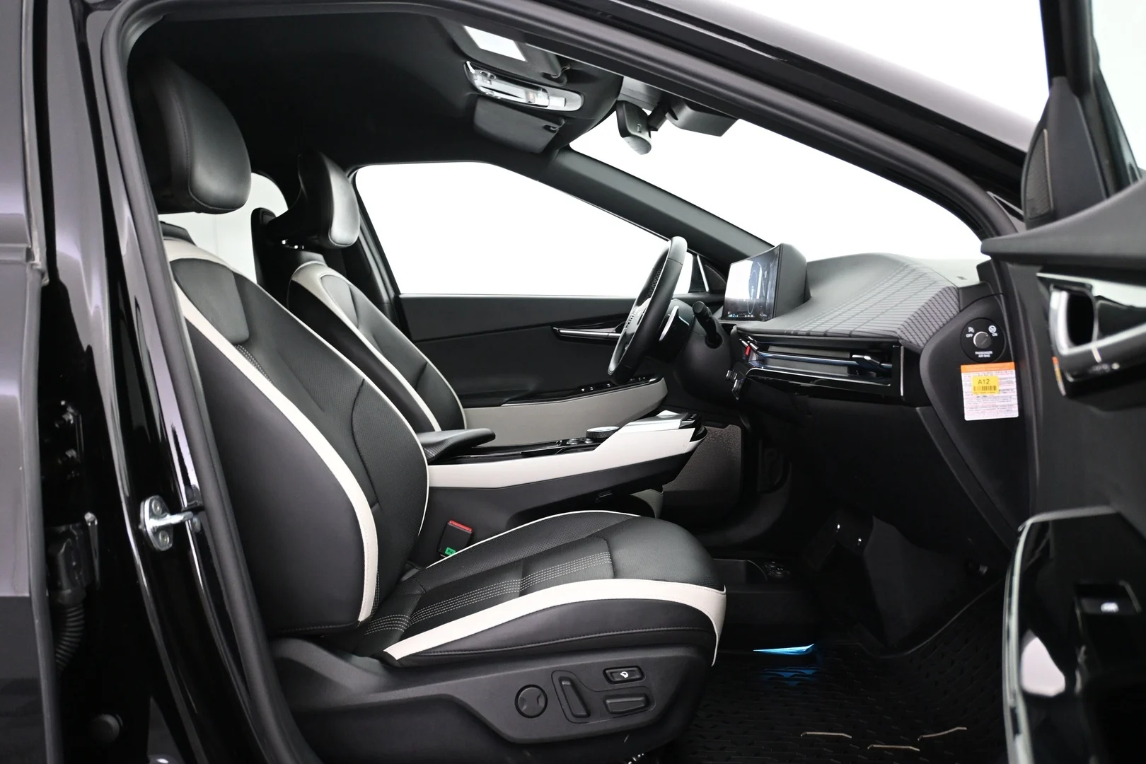 Car Image - 4LM7xIcvYnWynEB8XFiXyM