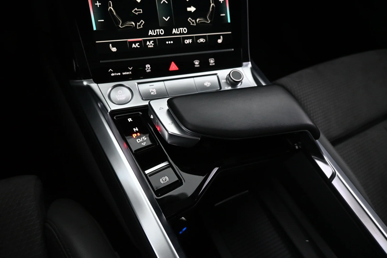 Car Image - 2YCRTGmSpT41jf5K9vQIAt