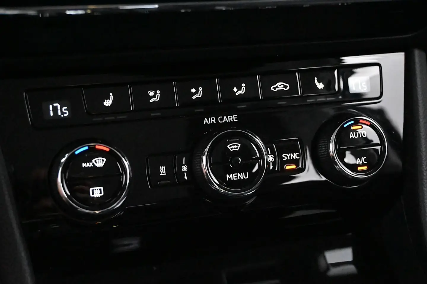 Car Image - 3pMDtqbL1vTjAJqYE414xb