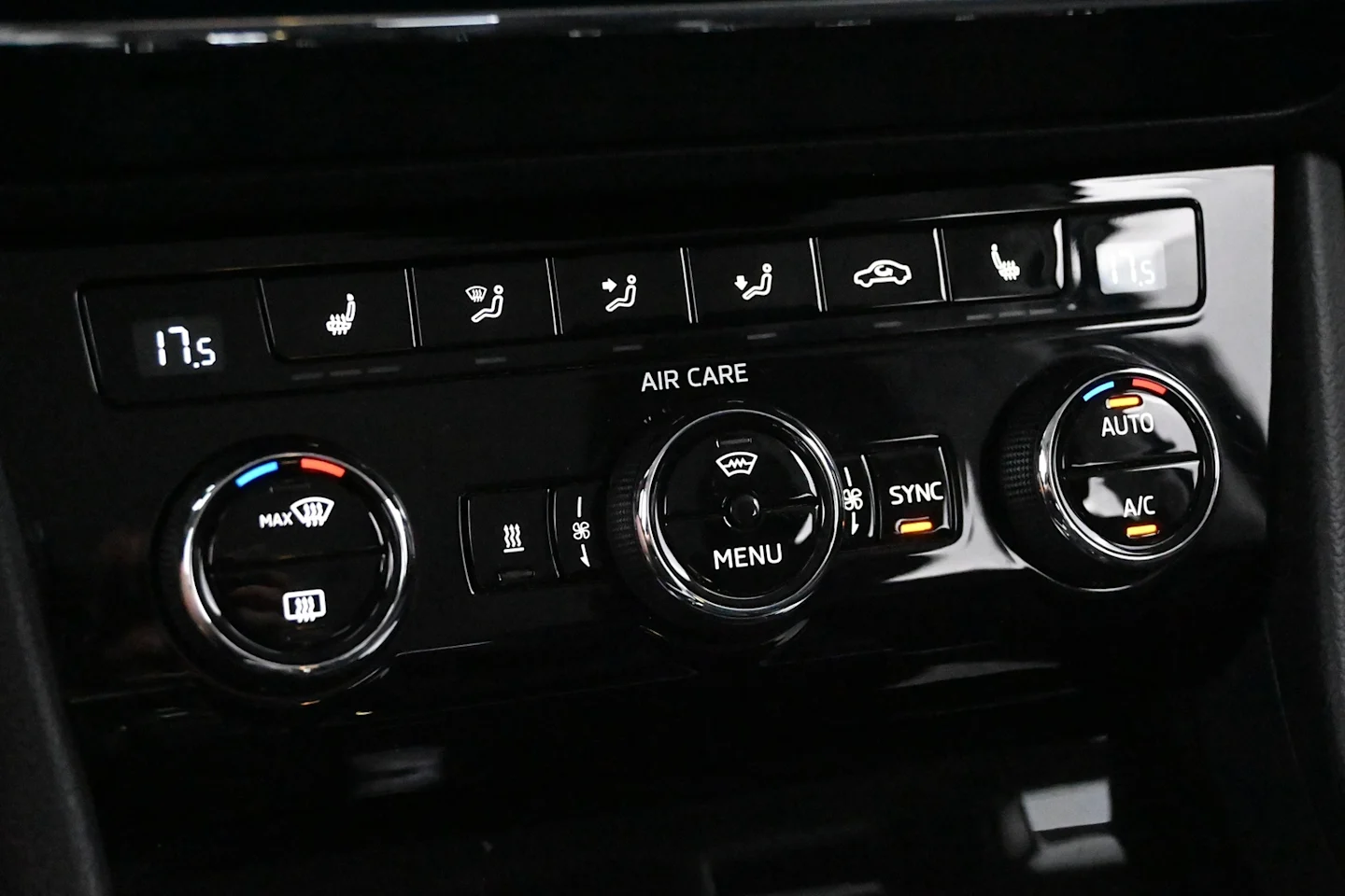 Car Image - 3pMDtqbL1vTjAJqYE414xb