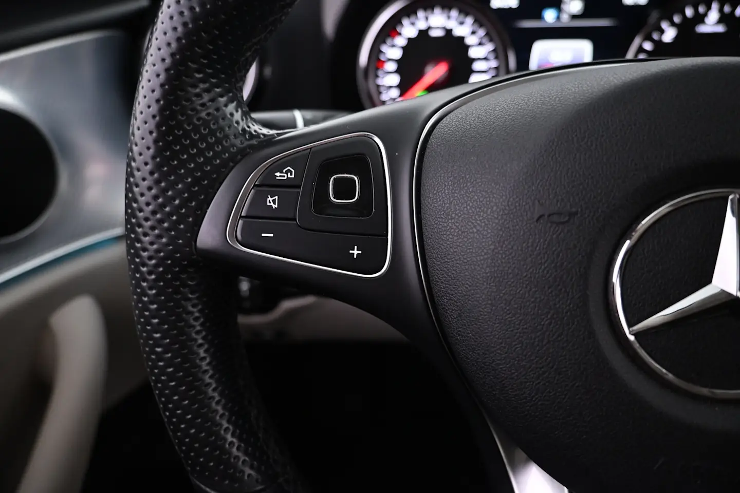 Car Image - TyTXZ7QPZHVqi9To8TksX