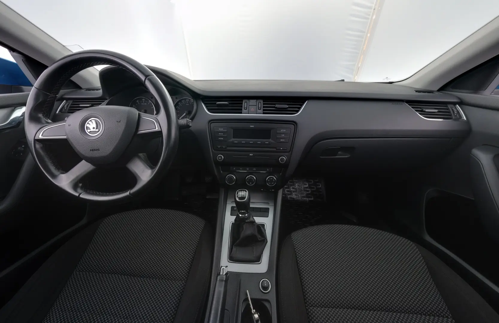Car Image - 6RjKkTGoflRrPxh2rh9Dea