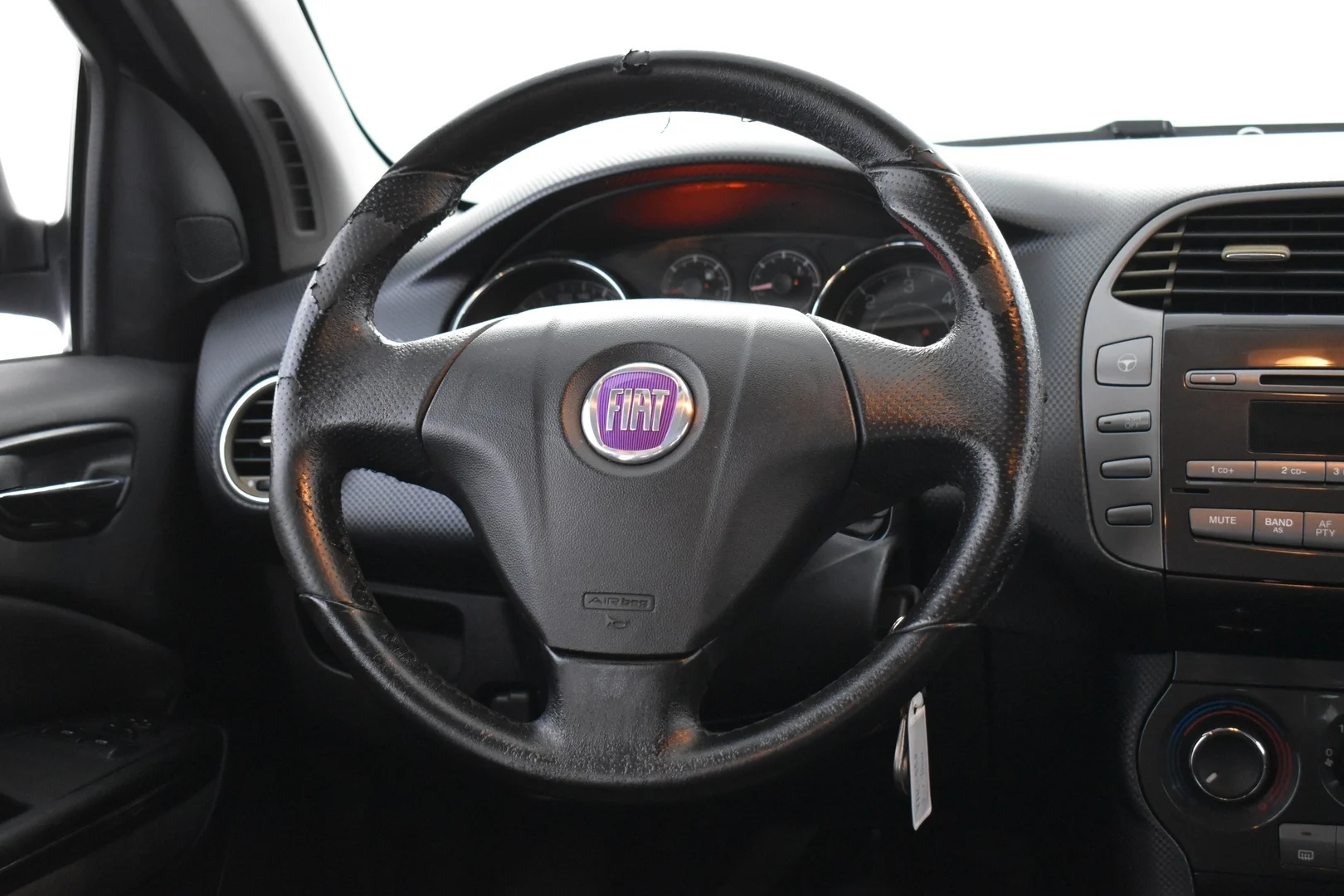 Car Image - 1YTaTLD1x5vybCvpCjoISk