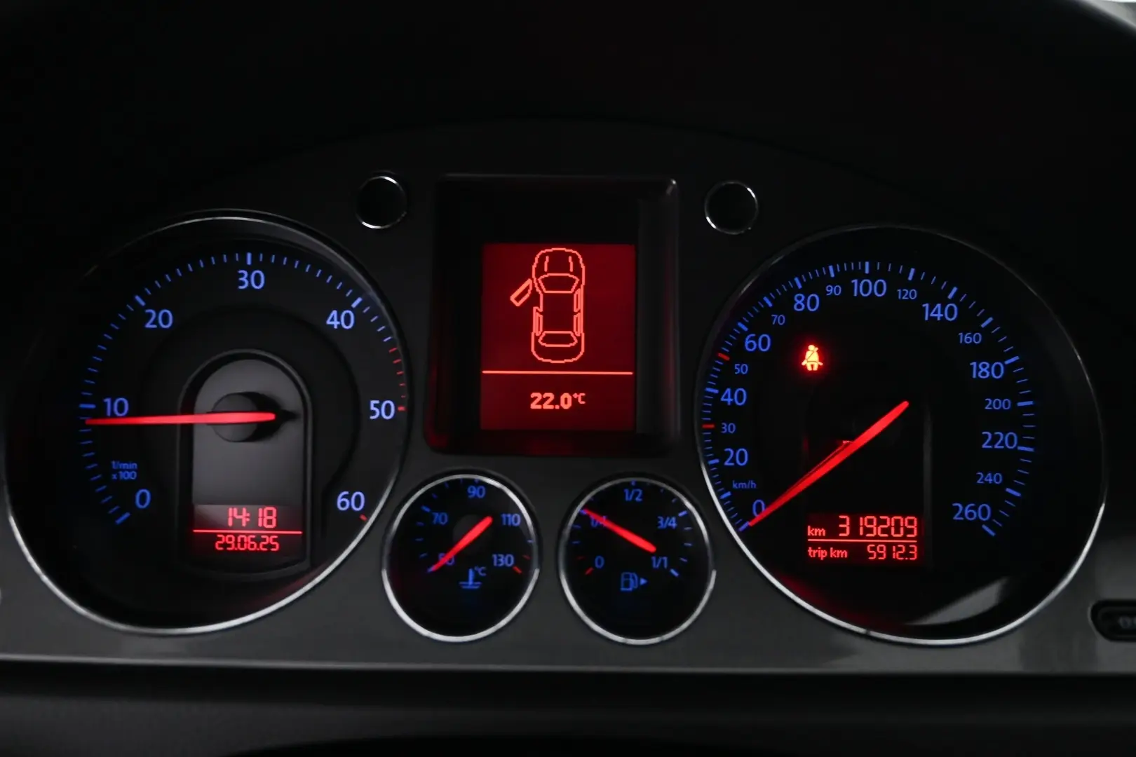 Car Image - yvekOTwZHCWzkVJs0PqxD