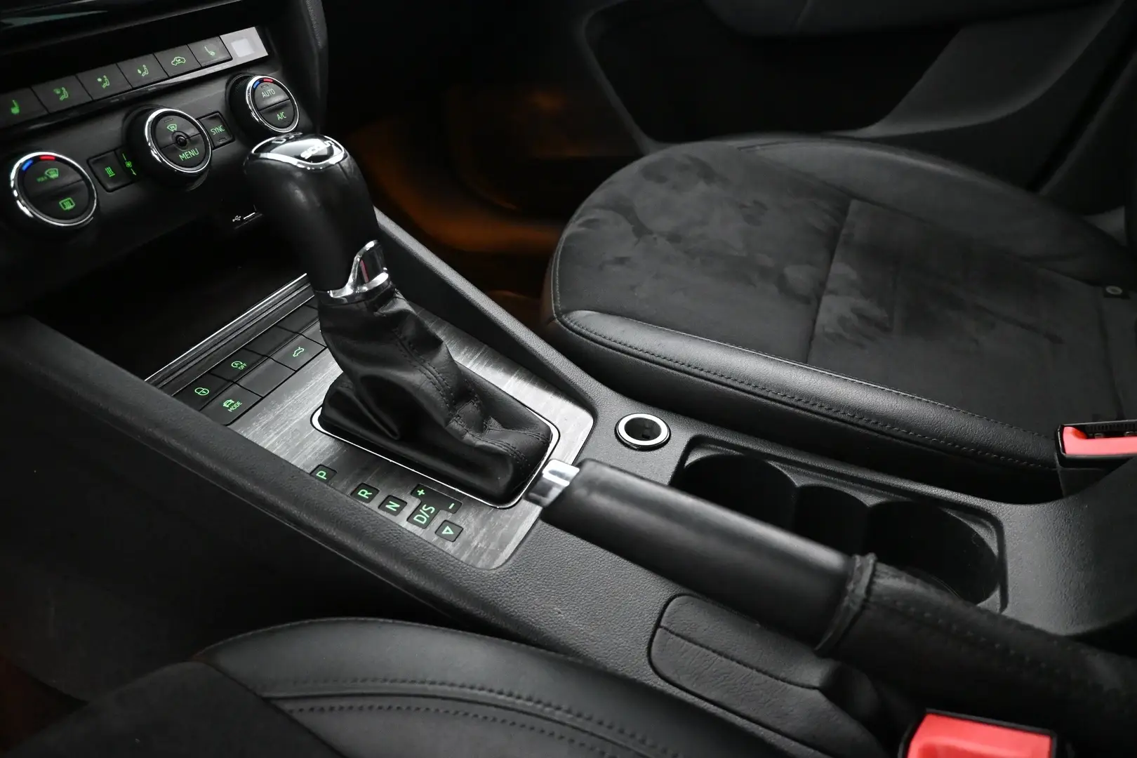 Car Image - 4E8UZeSECFeKmjN55c1yDm