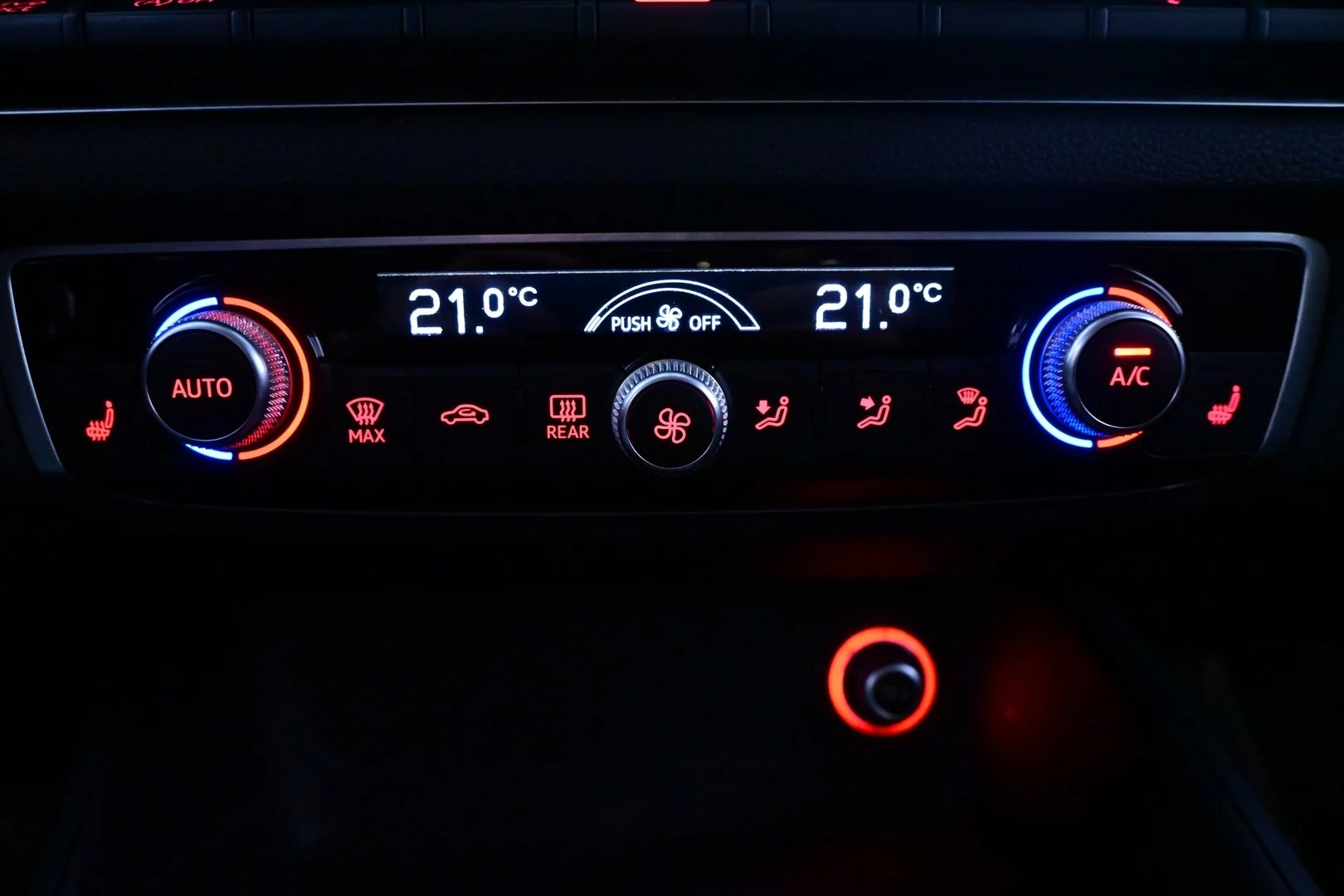 Car Image - fcLf4cOHPBOeLtnsmPOue