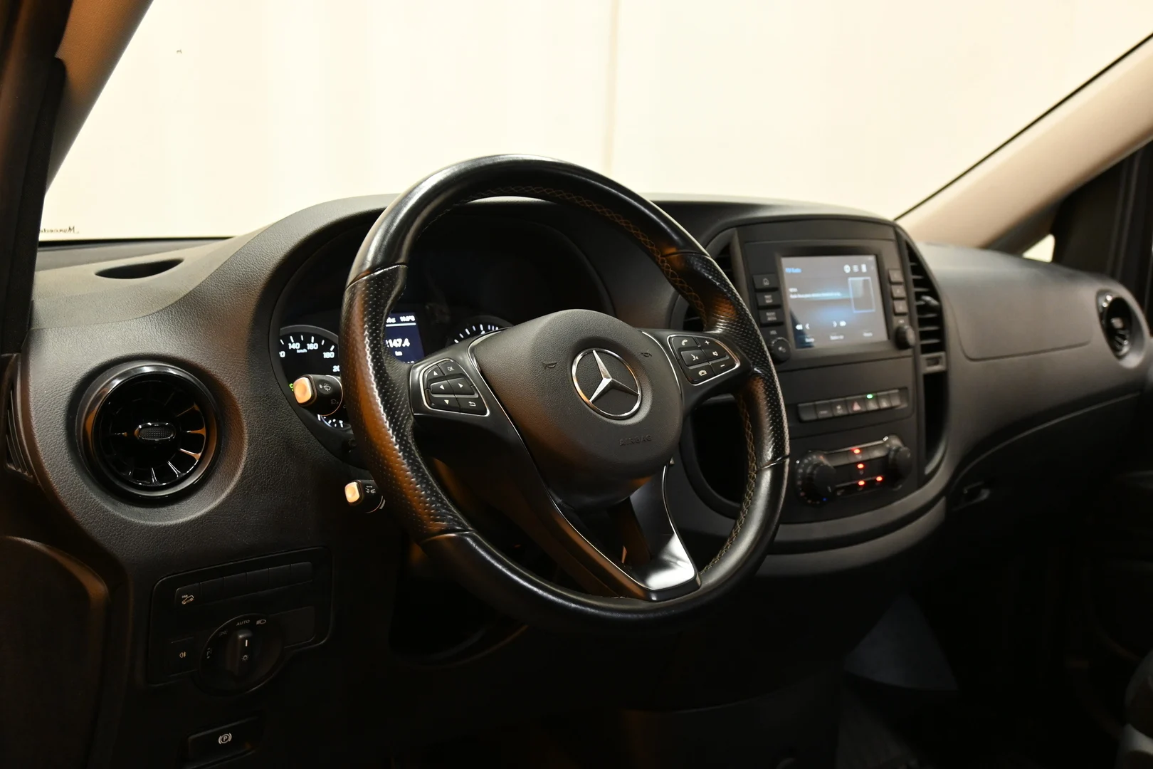 Car Image - 15tBuvWqf8umXI3jH15X3V