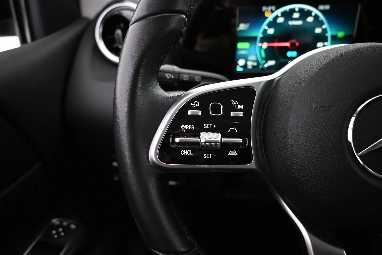 Car Image - 6mq4qFP1RsataBLCx0LzHX