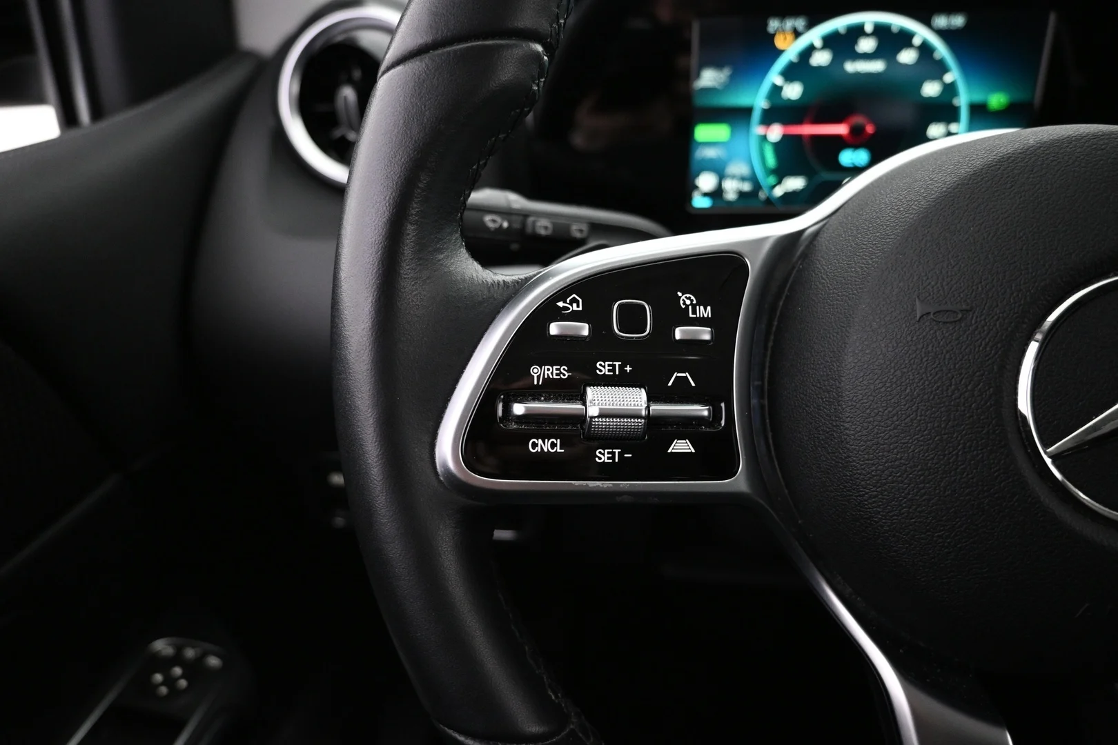 Car Image - 6mq4qFP1RsataBLCx0LzHX
