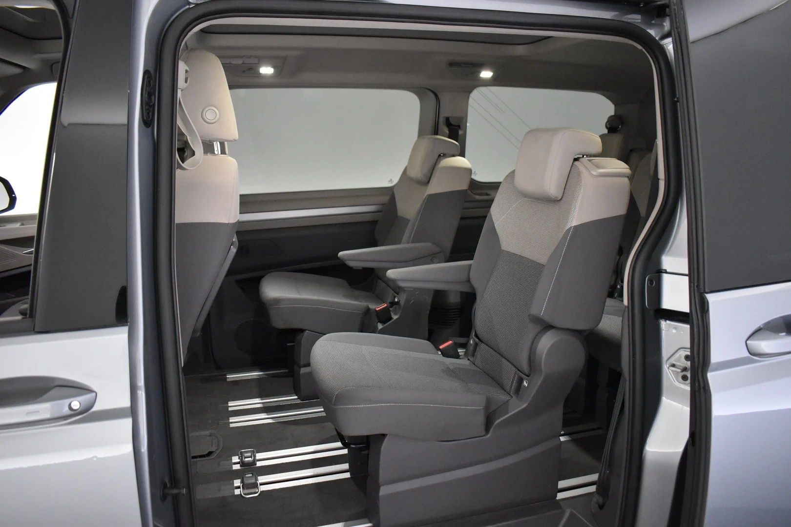 Car Image - 2hL8vHVvzXNS3tMpY1yJwM