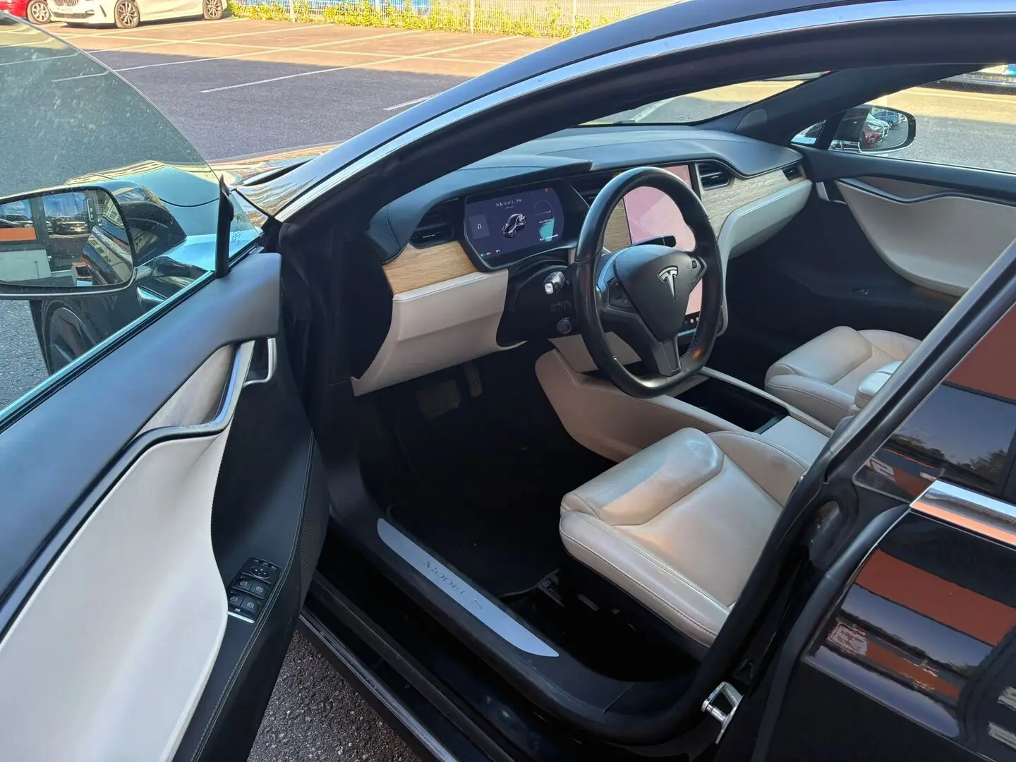 Car Image - 2Lr8CeZmtpVkgGQU6p3hU3