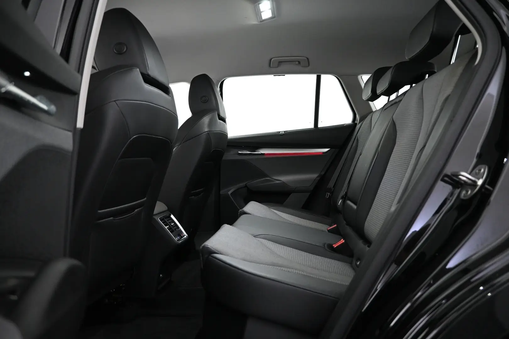 Car Image - 3vfTOYH1LmNaVvq99hgTe2