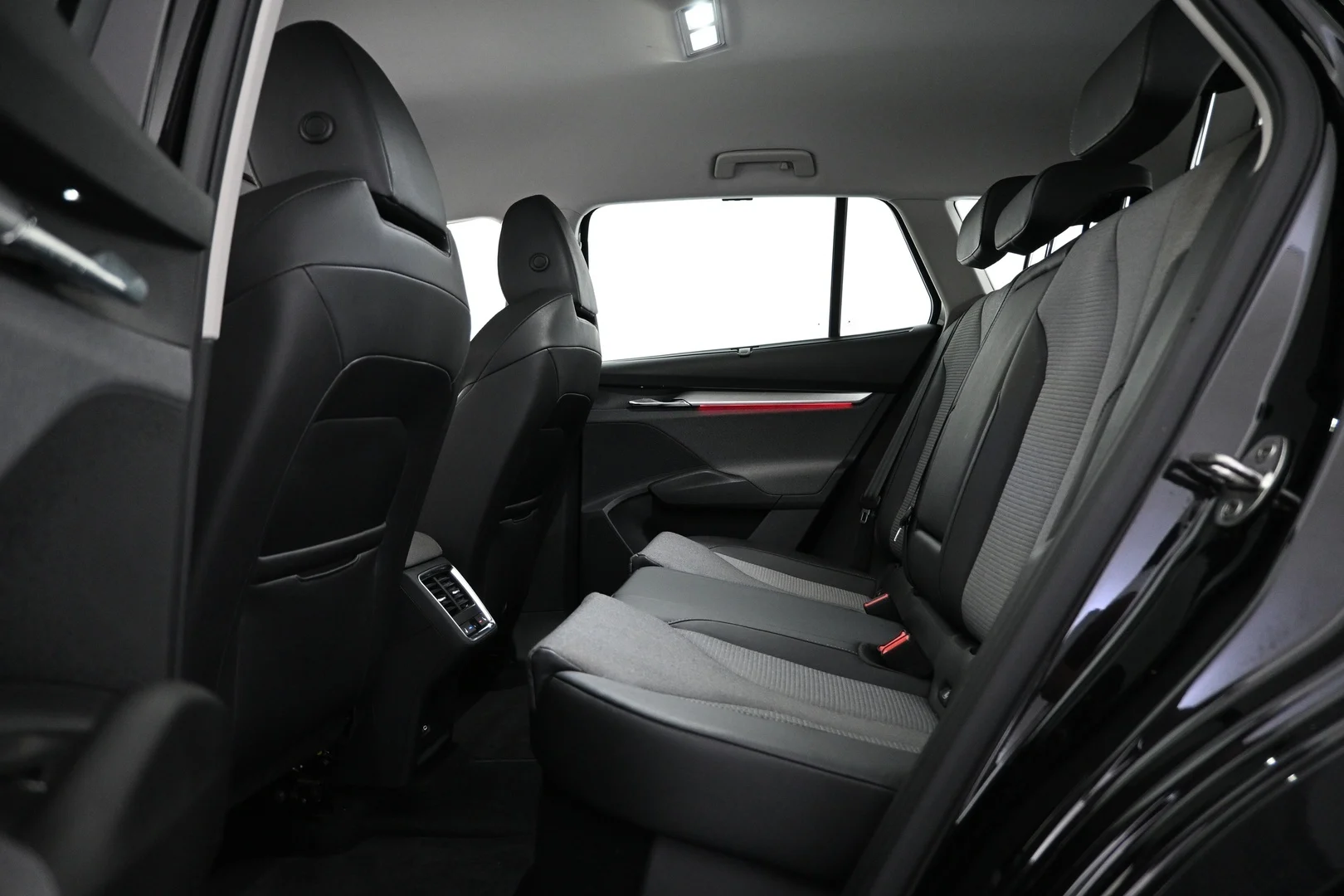 Car Image - 3vfTOYH1LmNaVvq99hgTe2