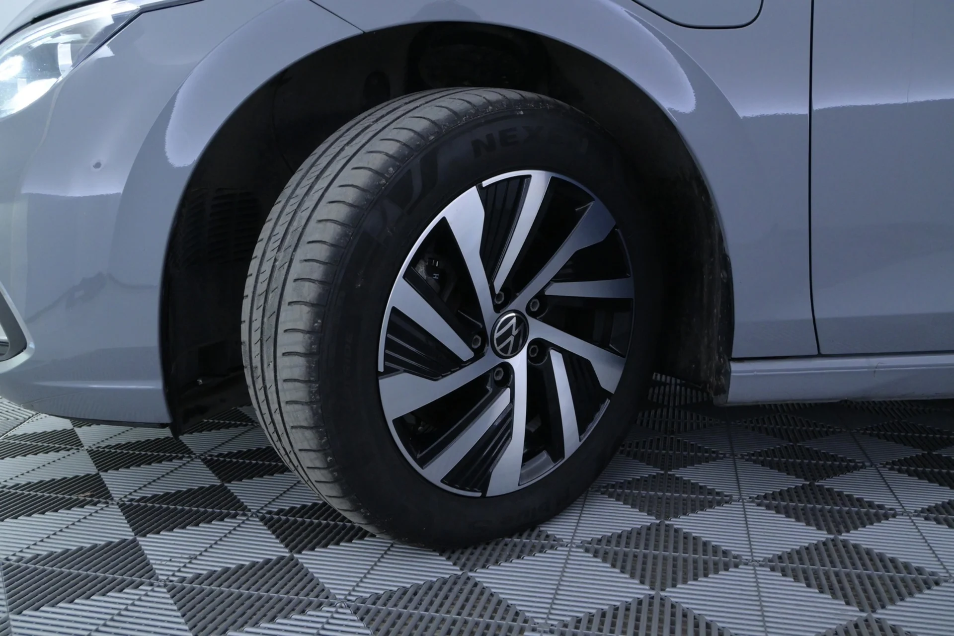 Car Image - 16uVDu3JnCeMyEd1AKSDve