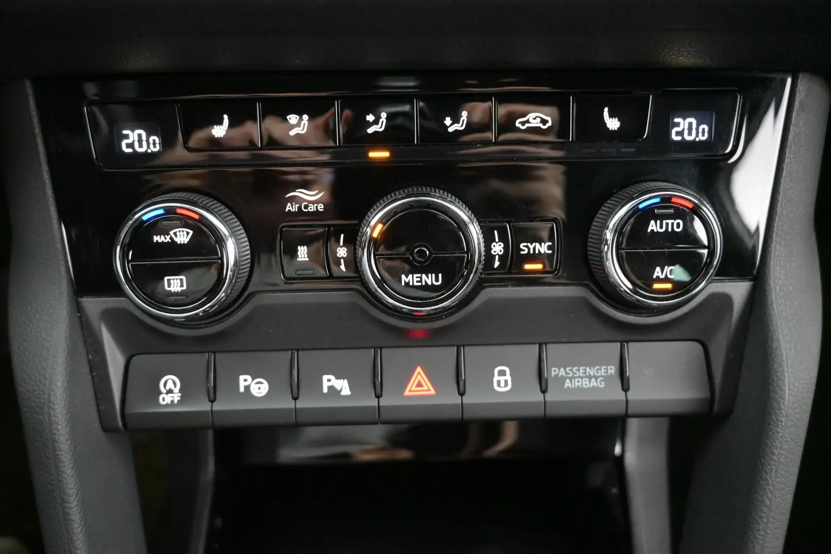 Car Image - 5Q7TPXnHgjJXTB5Whzotox