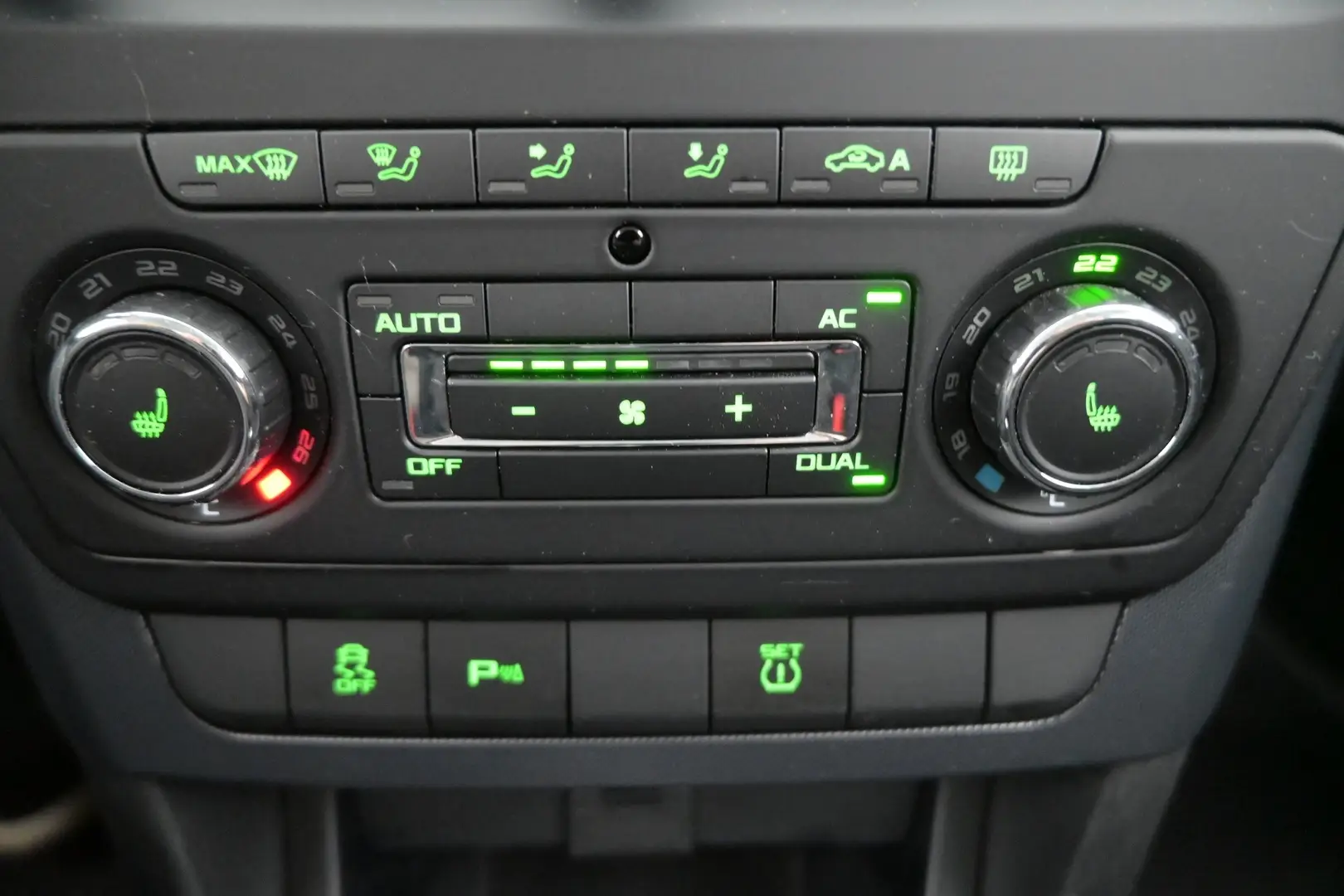 Car Image - 2PC6GuwtsRp4KBxNtkSQeV