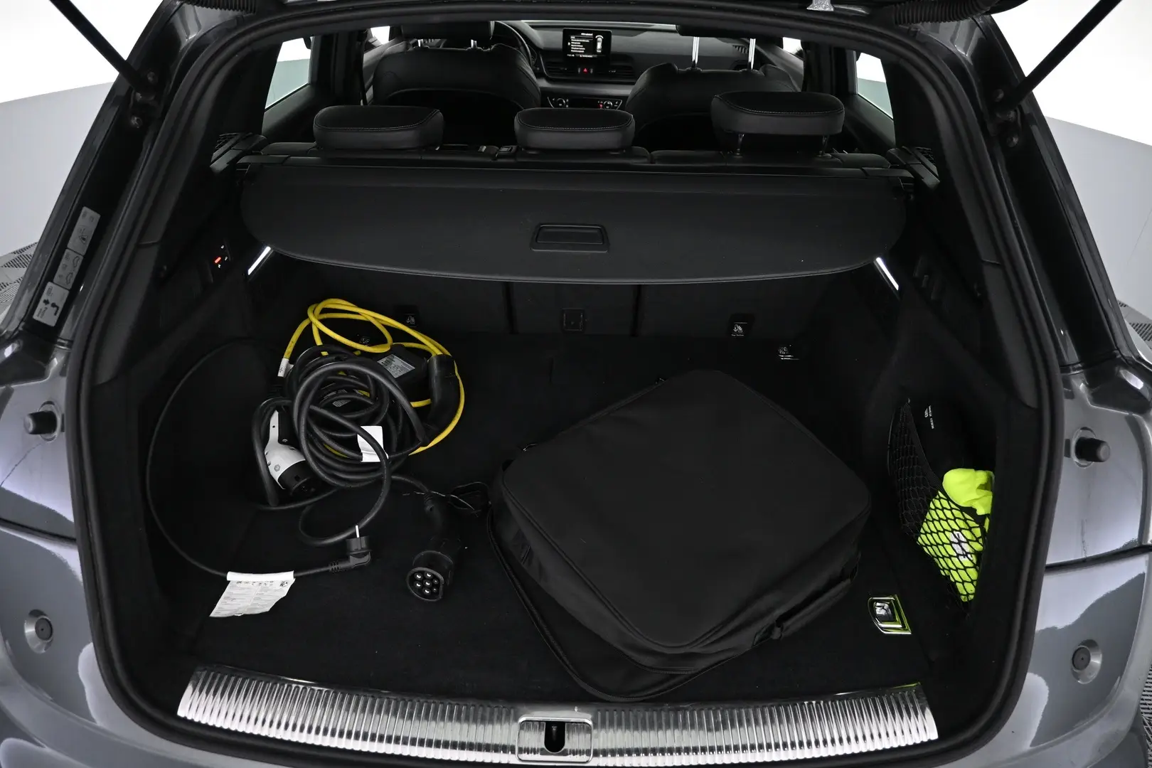 Car Image - 3uQYyoqqhH3JWsFuqzKwpn