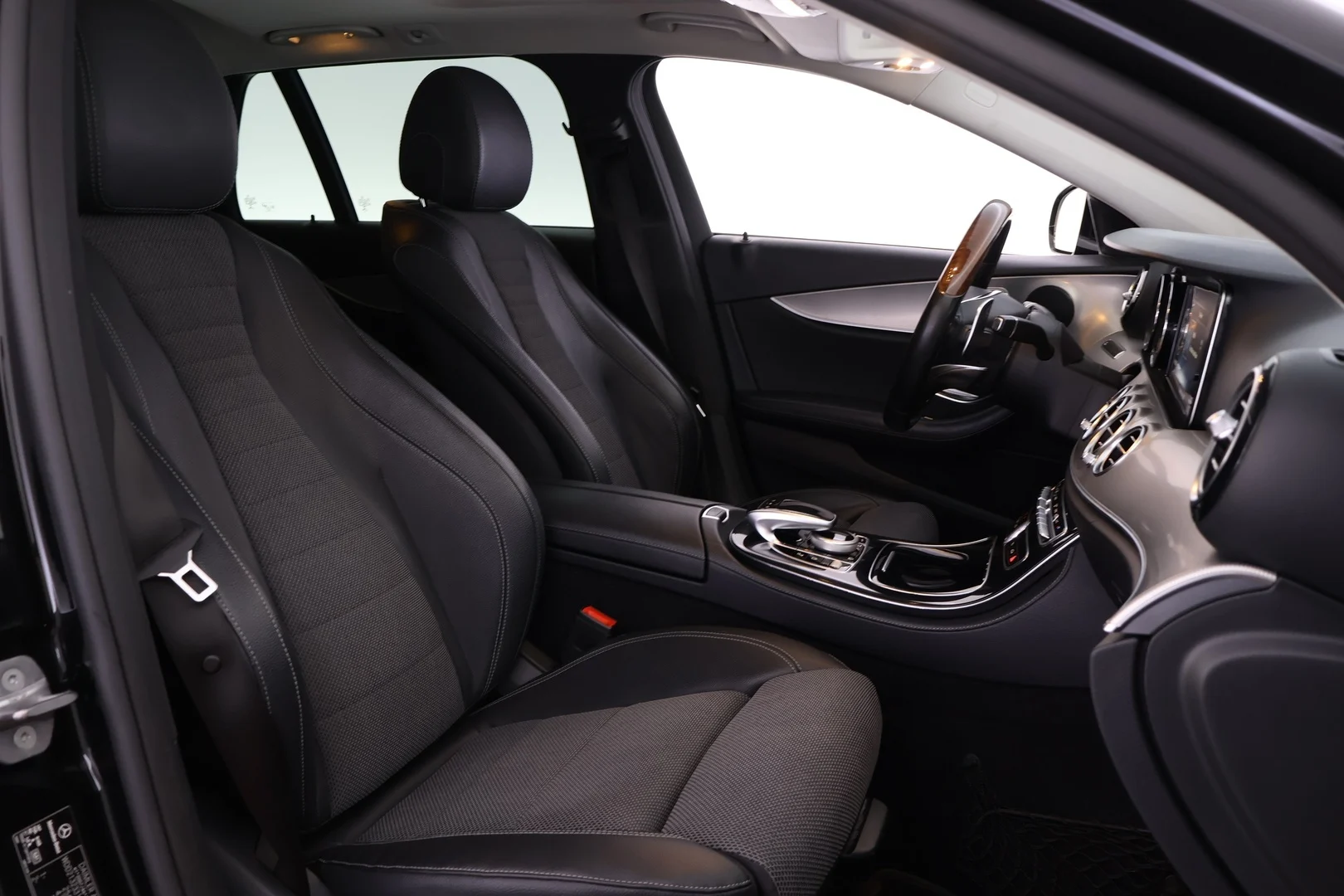 Car Image - 3azfvYommLDgeePrBtC4P4