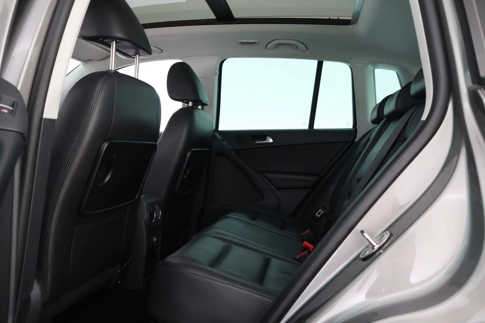 Car Image - 5ORkcCYJ1zbXRs7sDKNxh6