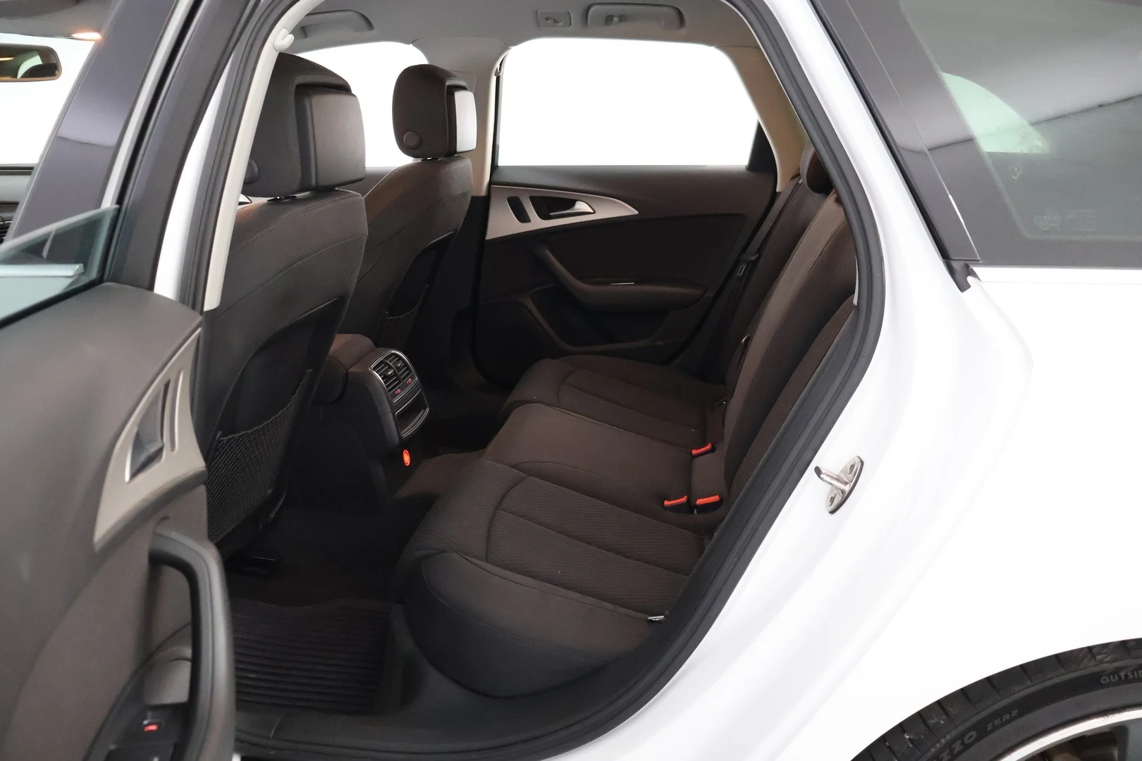 Car Image - swKq1PFKC0Qp8OAzpigU6