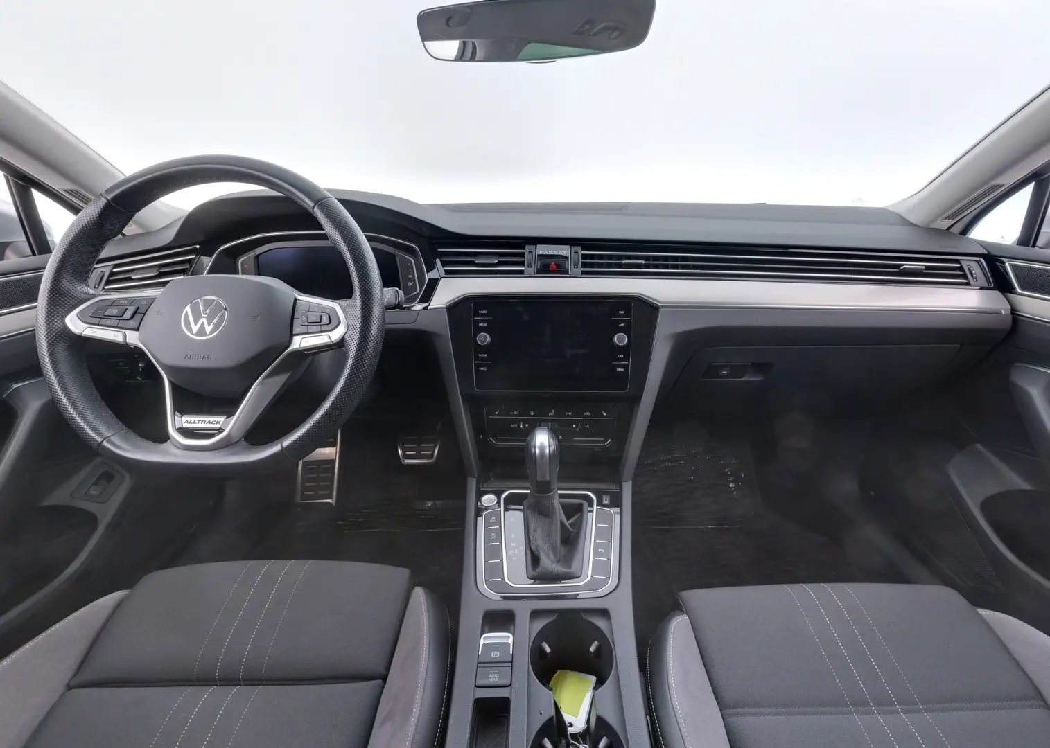 Car Image - 35JCcnNFTaauxOrcS3ifqd