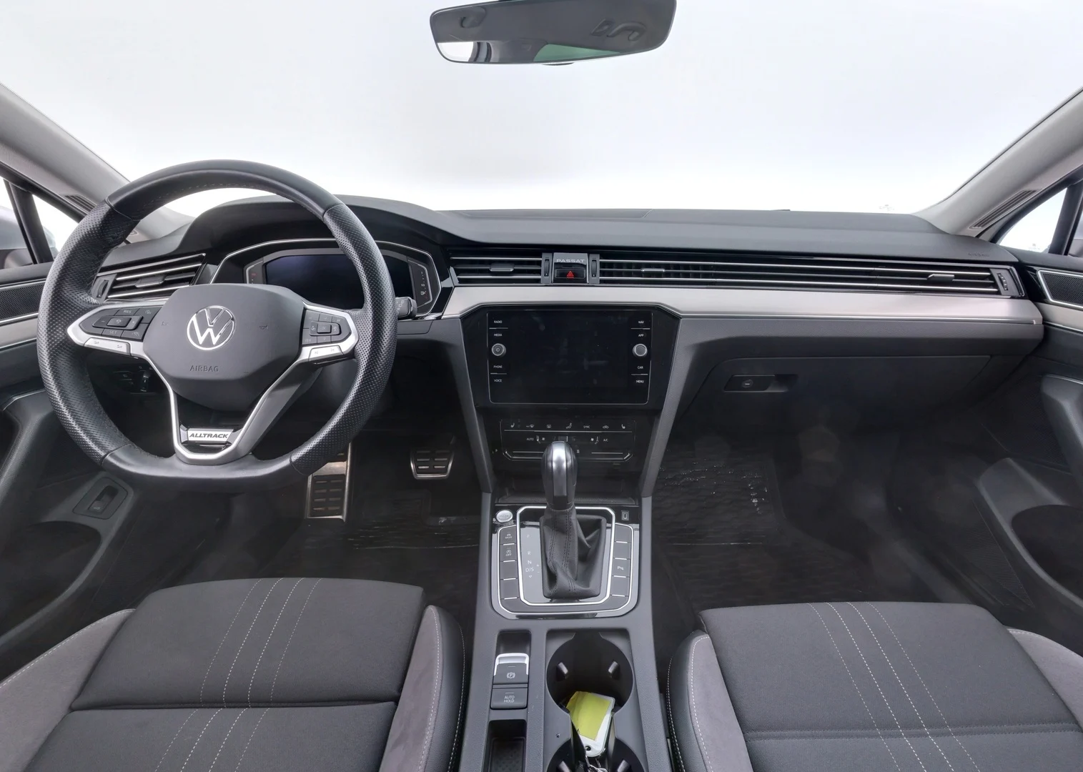 Car Image - 35JCcnNFTaauxOrcS3ifqd