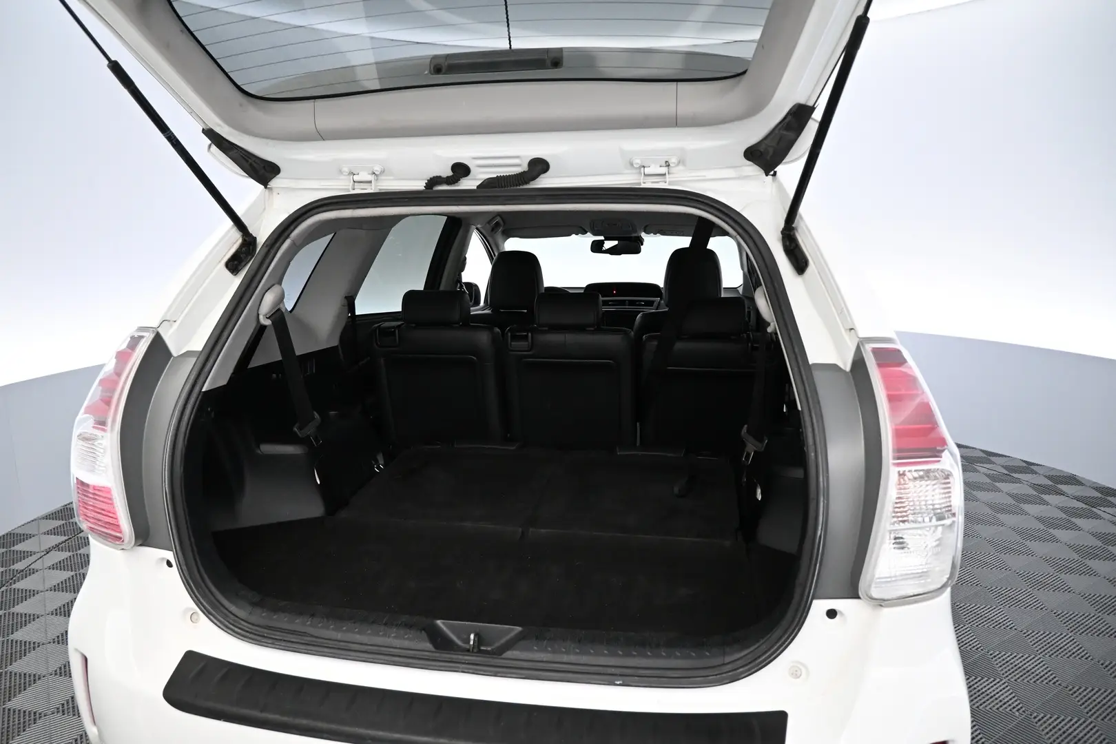 Car Image - UCvaXwRlWPovjYHW5aej2