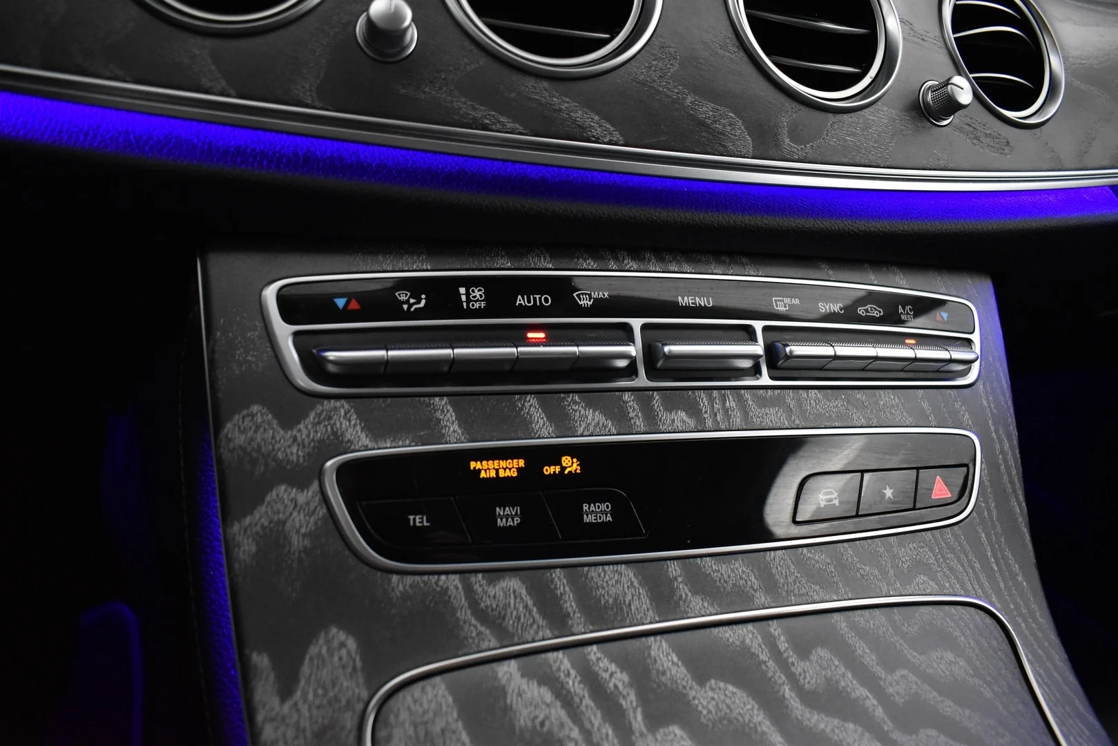 Car Image - 4Js7lJSzzBsaKTU2nyR0o5