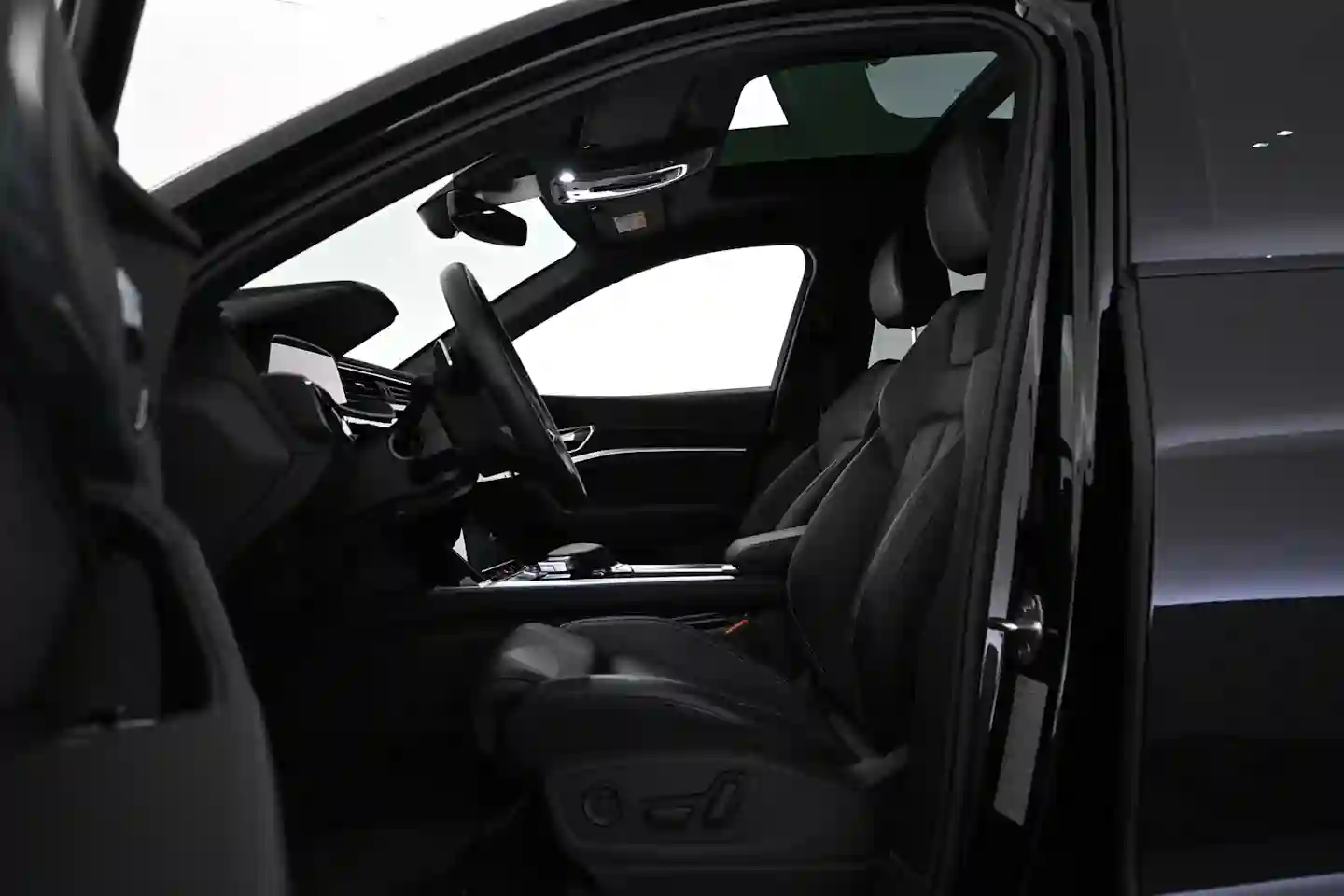 Car Image - 6Wzo2tKxZY8vx8dNzqxMYz
