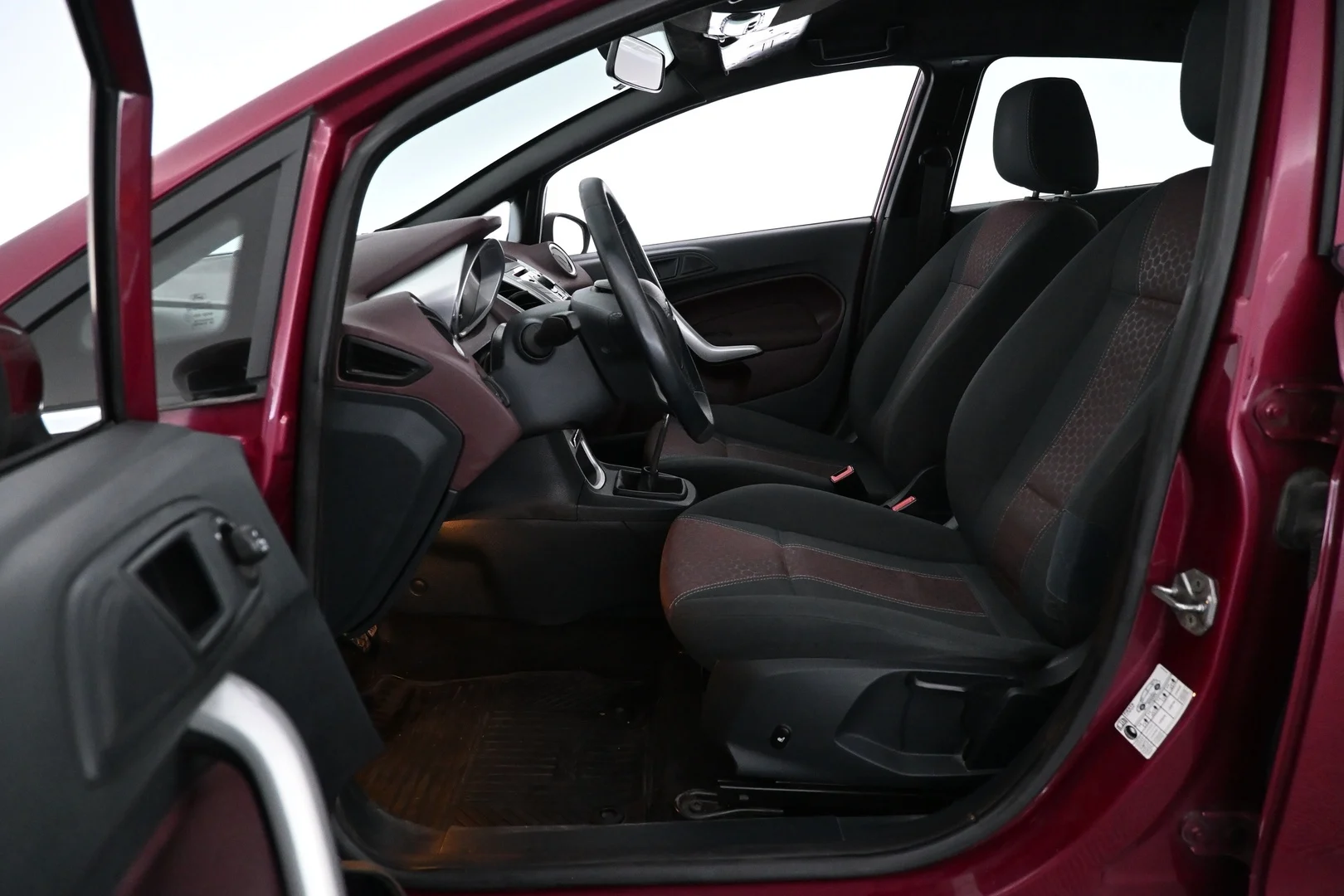 Car Image - 6J61LkNJs3Jkl2nFPBn3qa