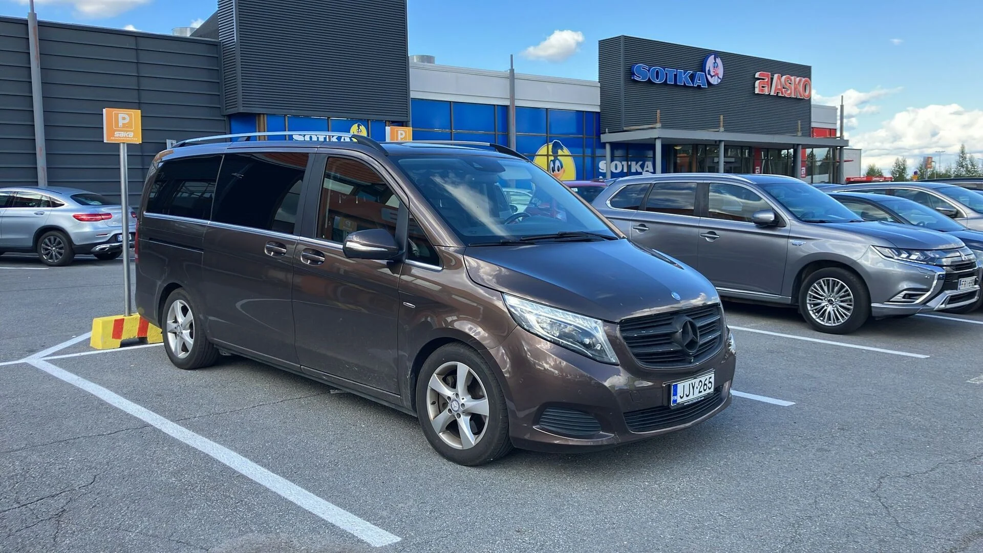 Car Image - 76w9vFwOdPGL4aVDB3DgFU