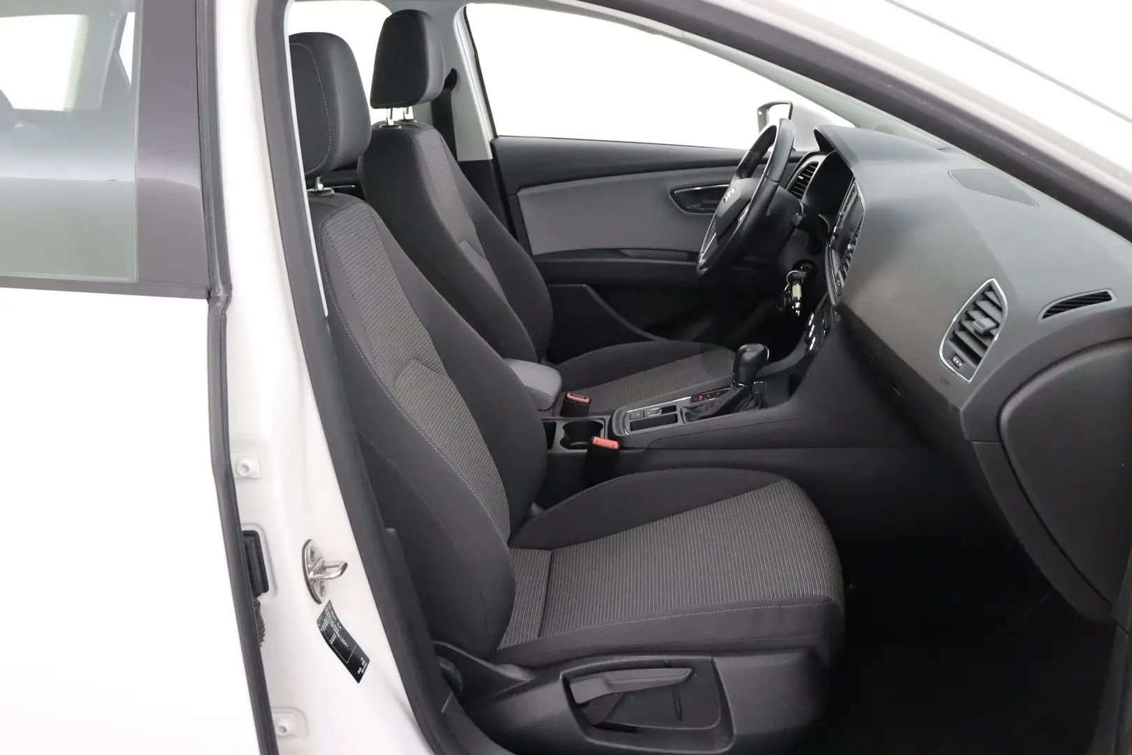 Car Image - 5cY82sDcFQuFPFrjIyVrIg