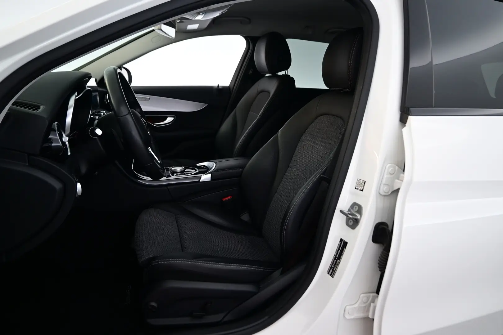 Car Image - 2iBr0wtzMKswZIF3AvXpNe