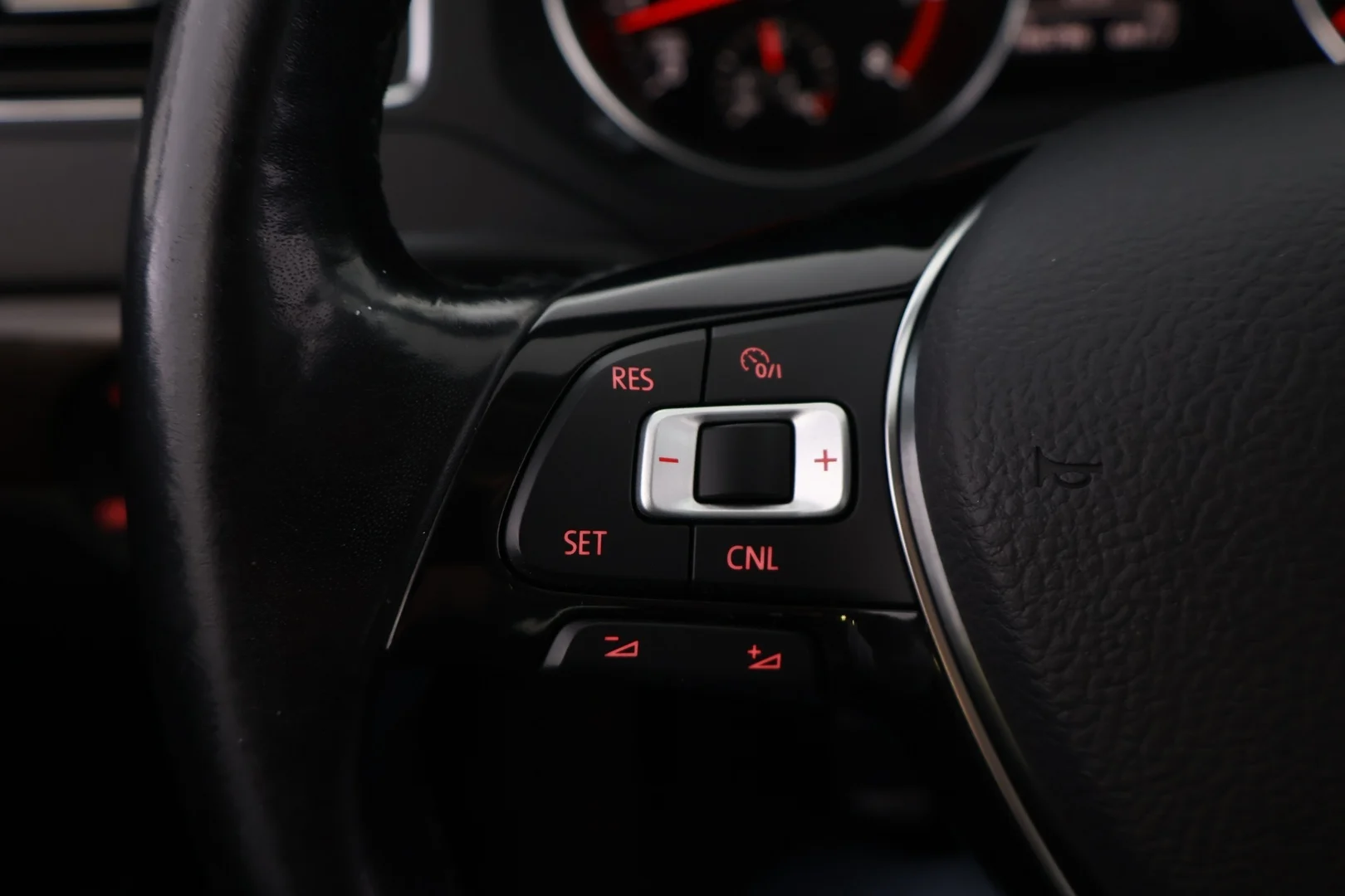 Car Image - 1Rumr1hICCzzyBZOV8z7J1