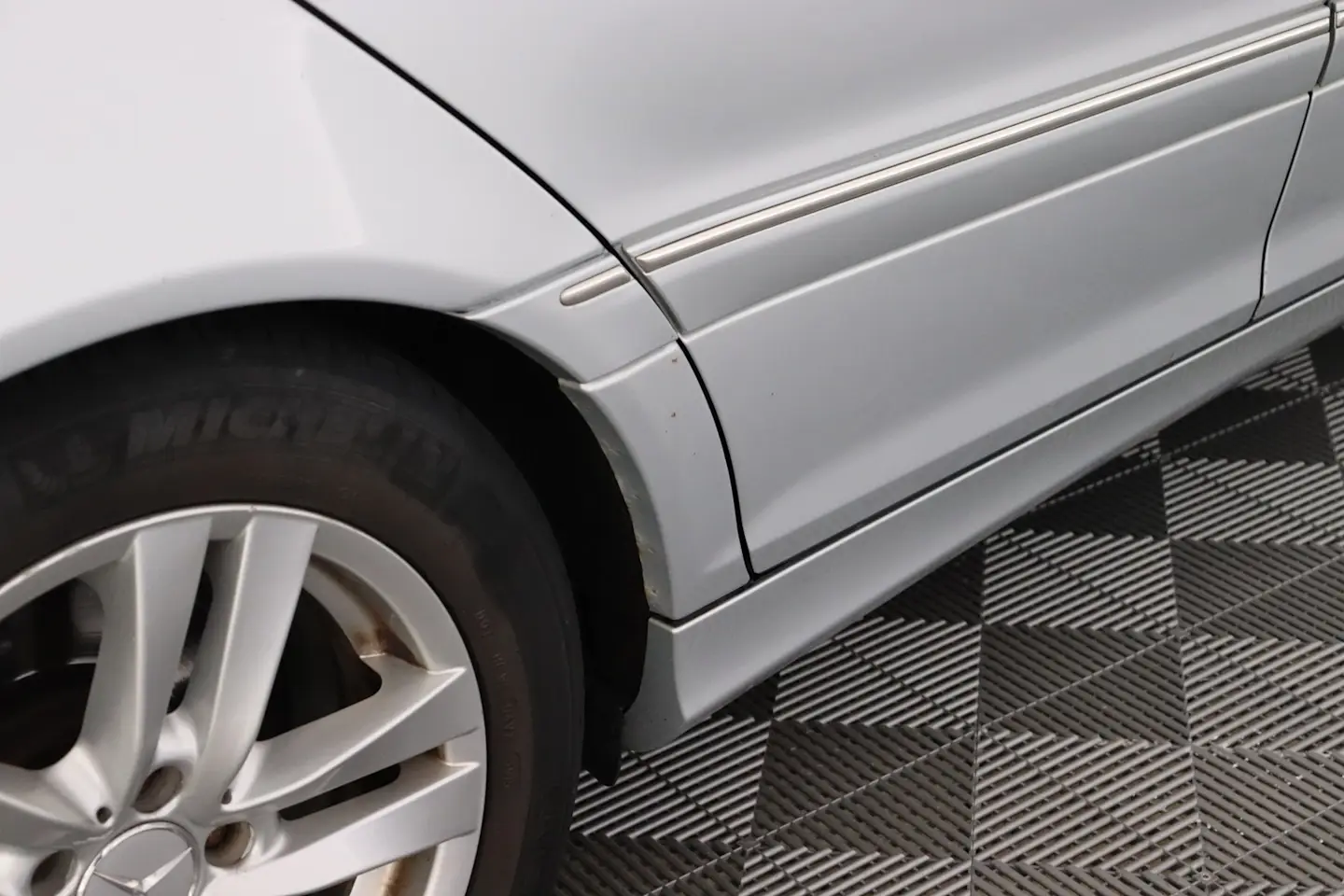 Car Image - 4aWgwJDuV5QPIK5mRLMis1