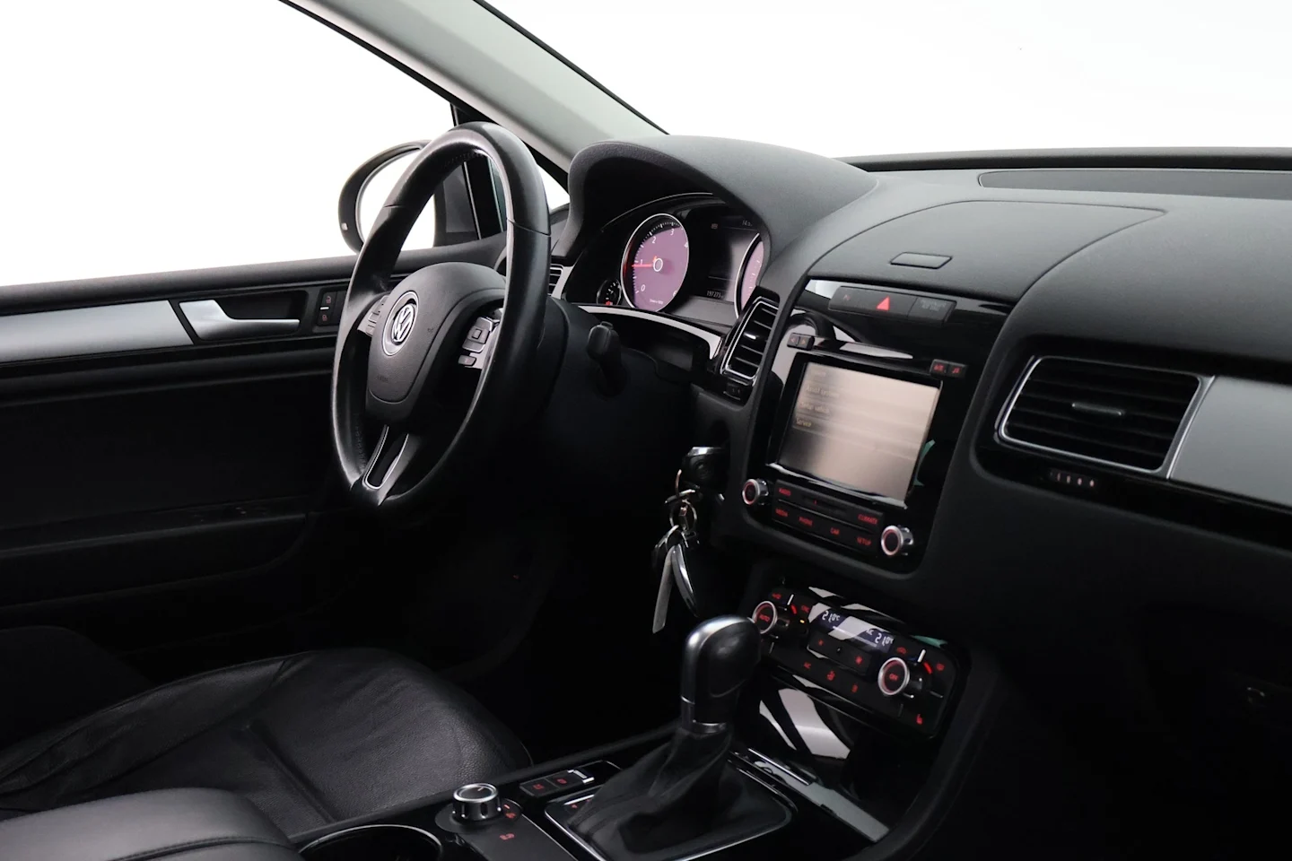 Car Image - 50bQSKPKUdplPkw9hT5JTe