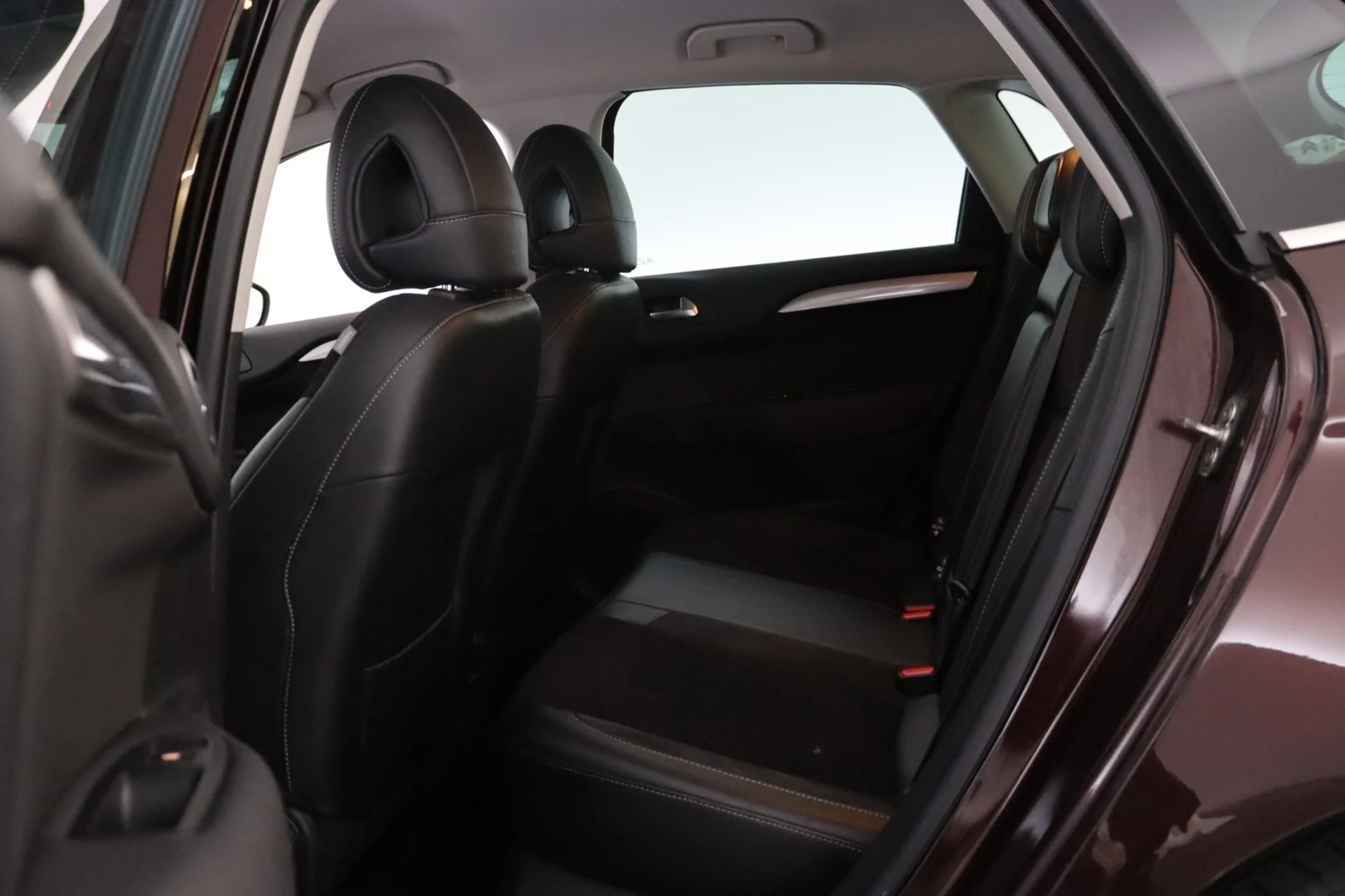 Car Image - 5dUZJCH8dMGuO7ZchzzMSZ