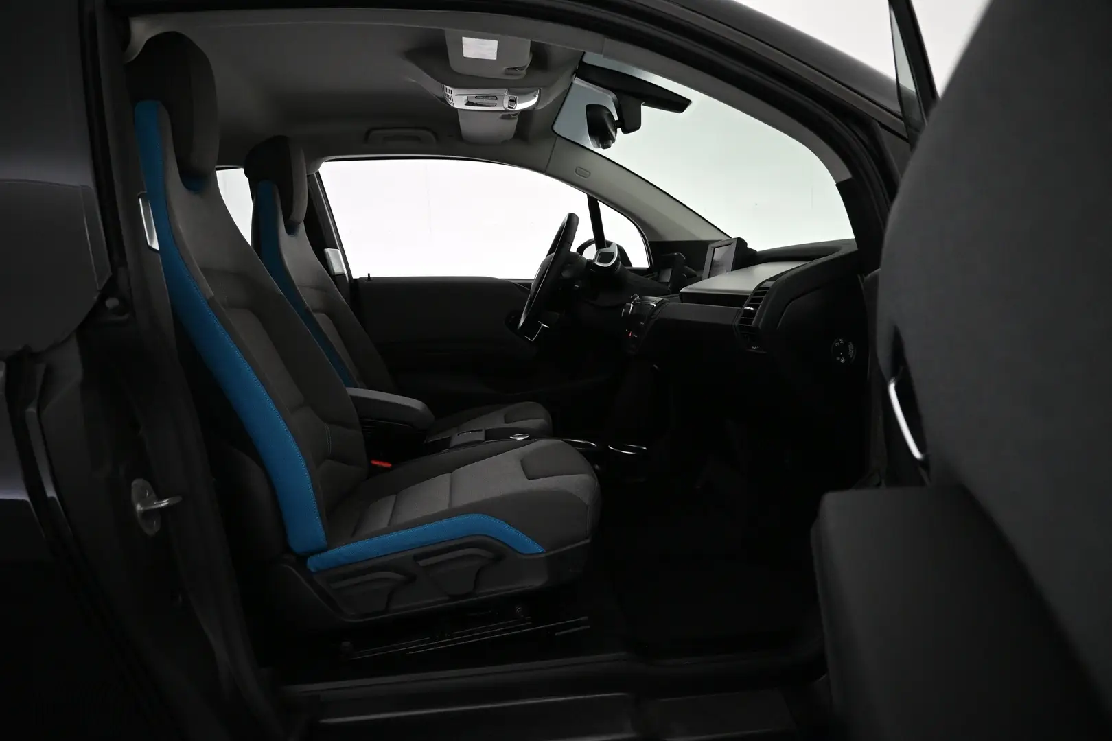 Car Image - 2fTF8oIBd1QL5EybzkvBLv