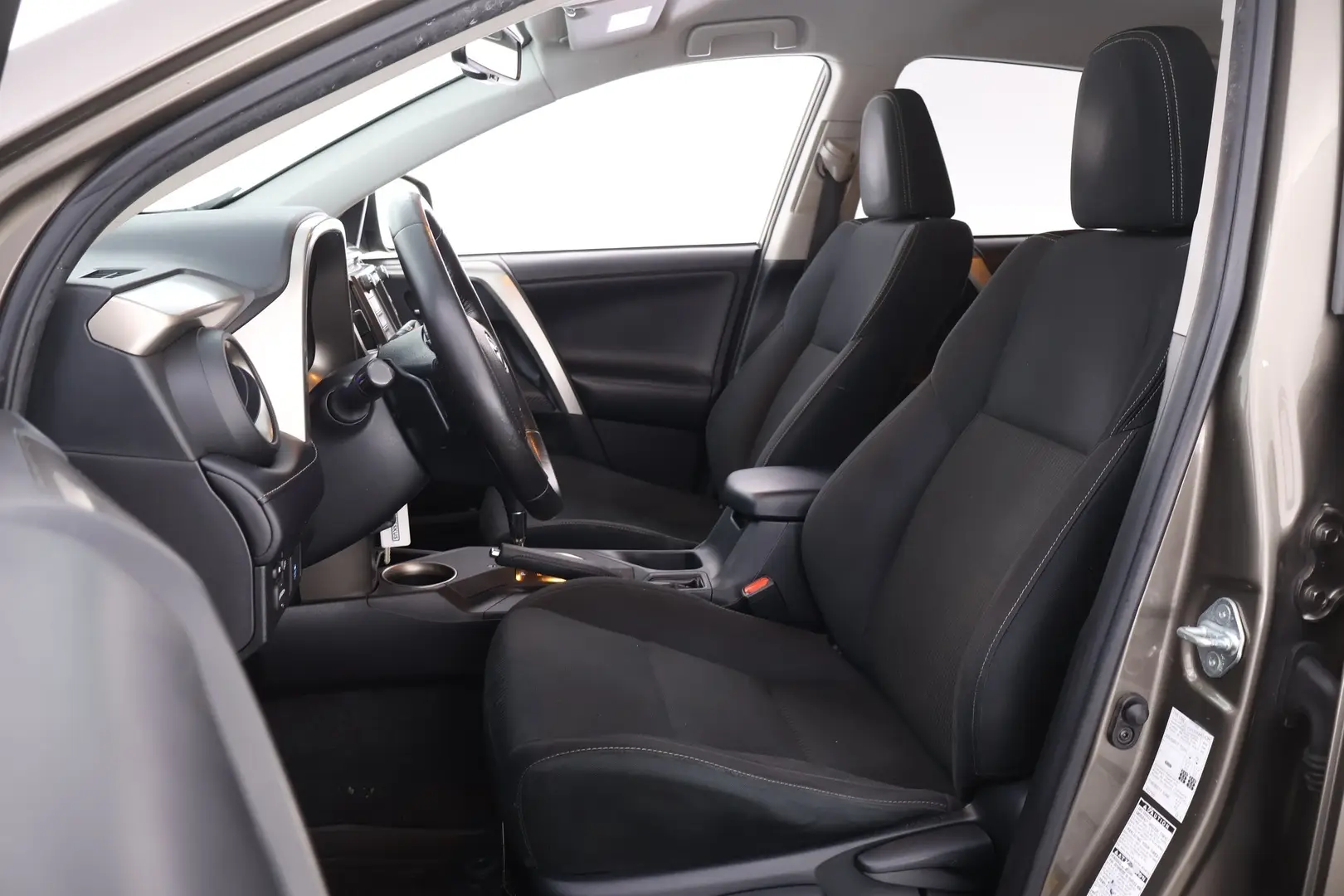 Car Image - 1QPI7xigjtwEAyxiBoWwW2