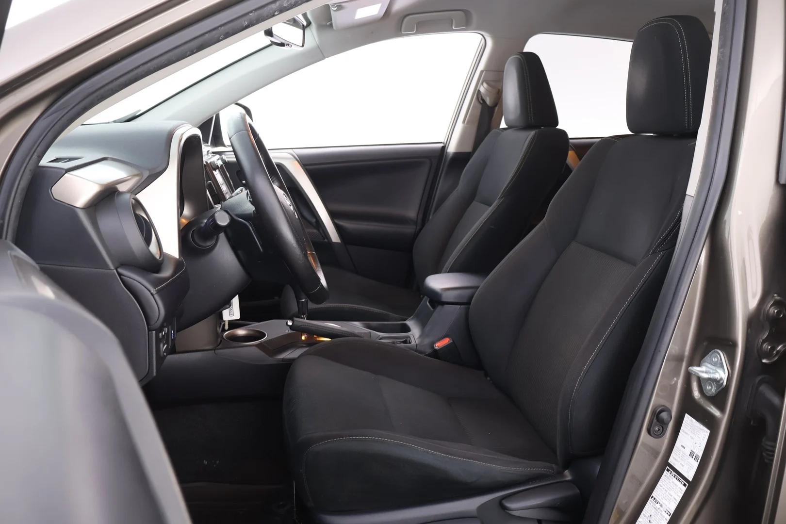 Car Image - 1QPI7xigjtwEAyxiBoWwW2