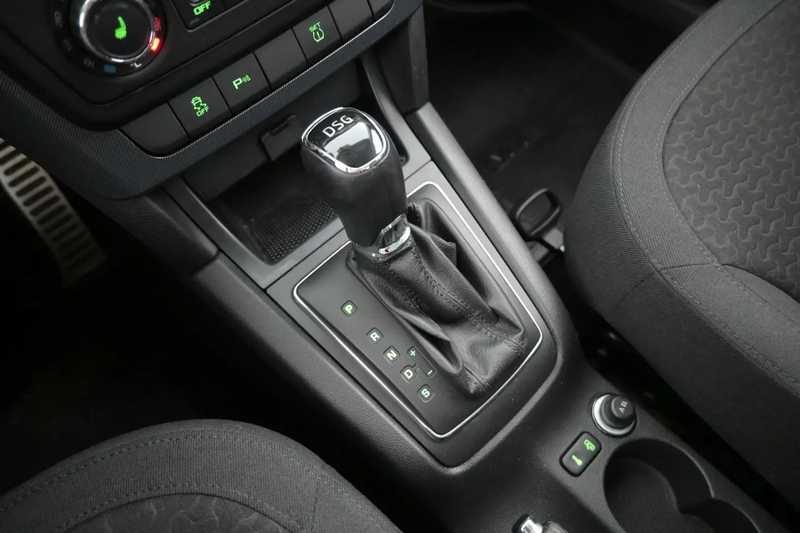 Car Image - 2PC6GuwtsRp4KBxNtkSQeV
