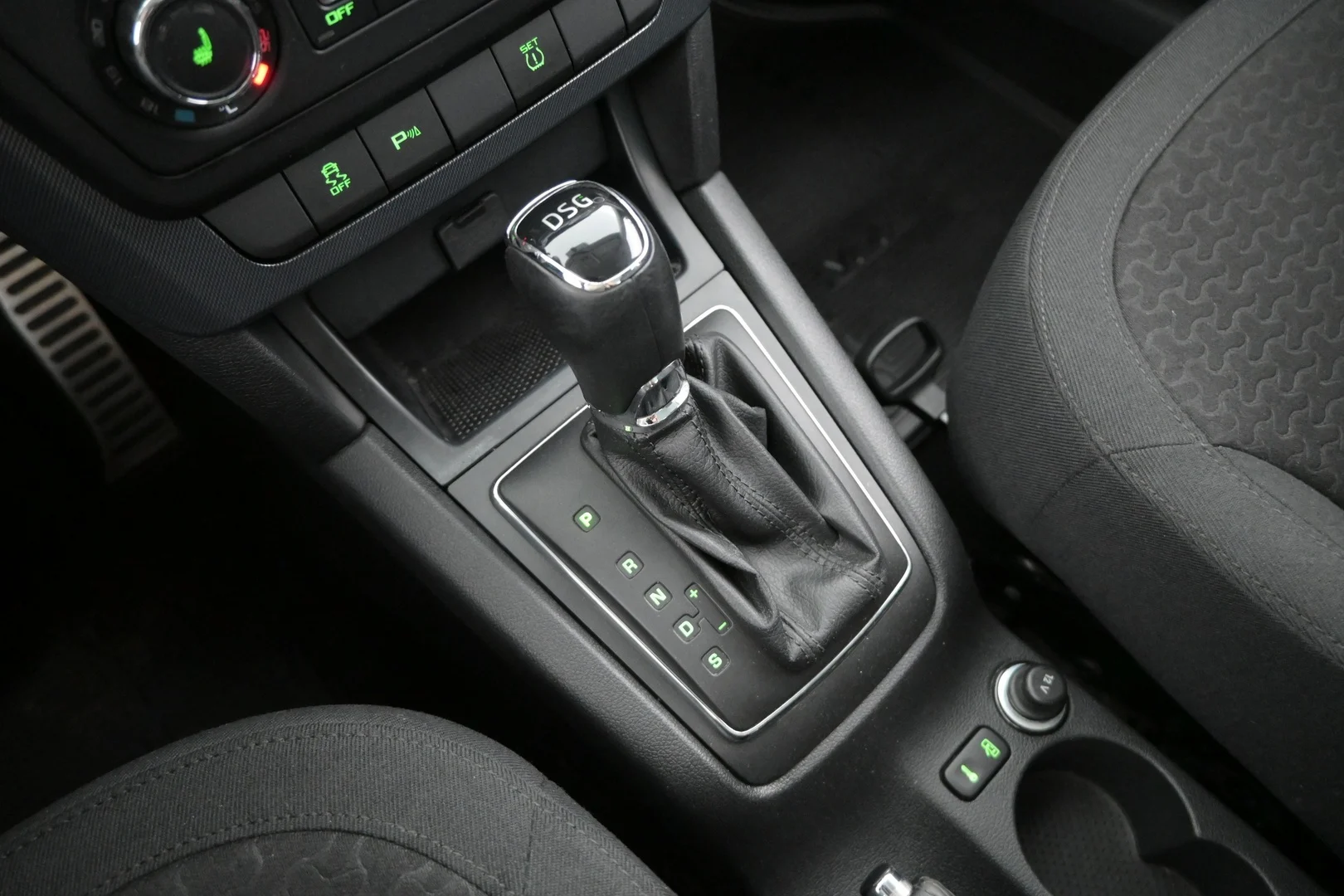Car Image - 2PC6GuwtsRp4KBxNtkSQeV