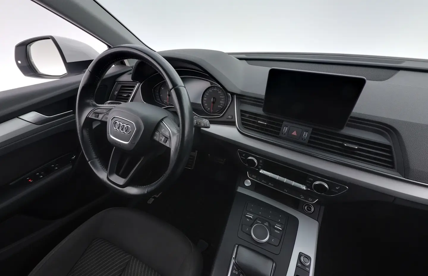 Car Image - 2CnLq8KtMV1dU9yyAWlHMA