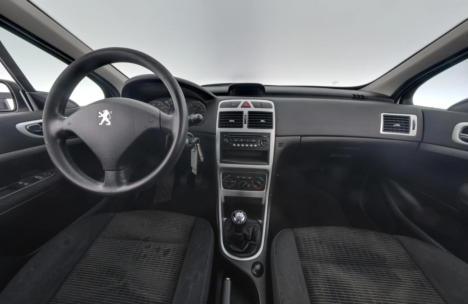 Car Image - 5jyXIKhiuwayWbooB9NfN6