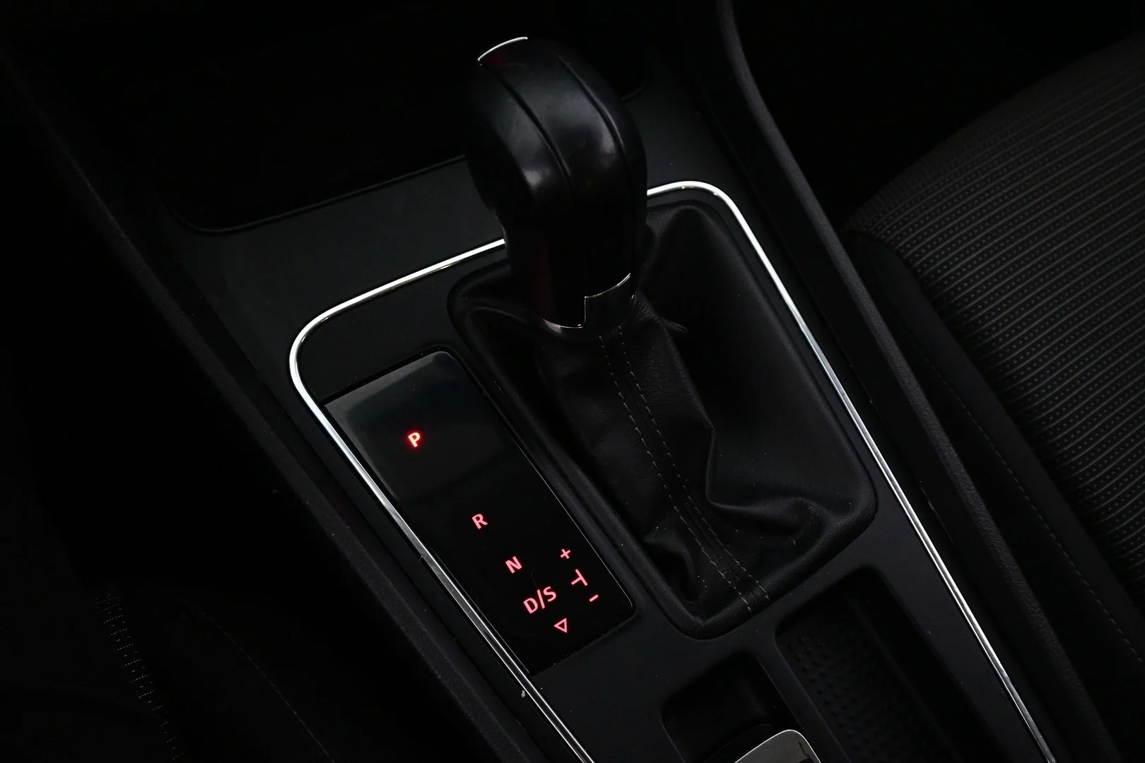 Car Image - 7fJHoaxZRciw5g0e4hTr2V